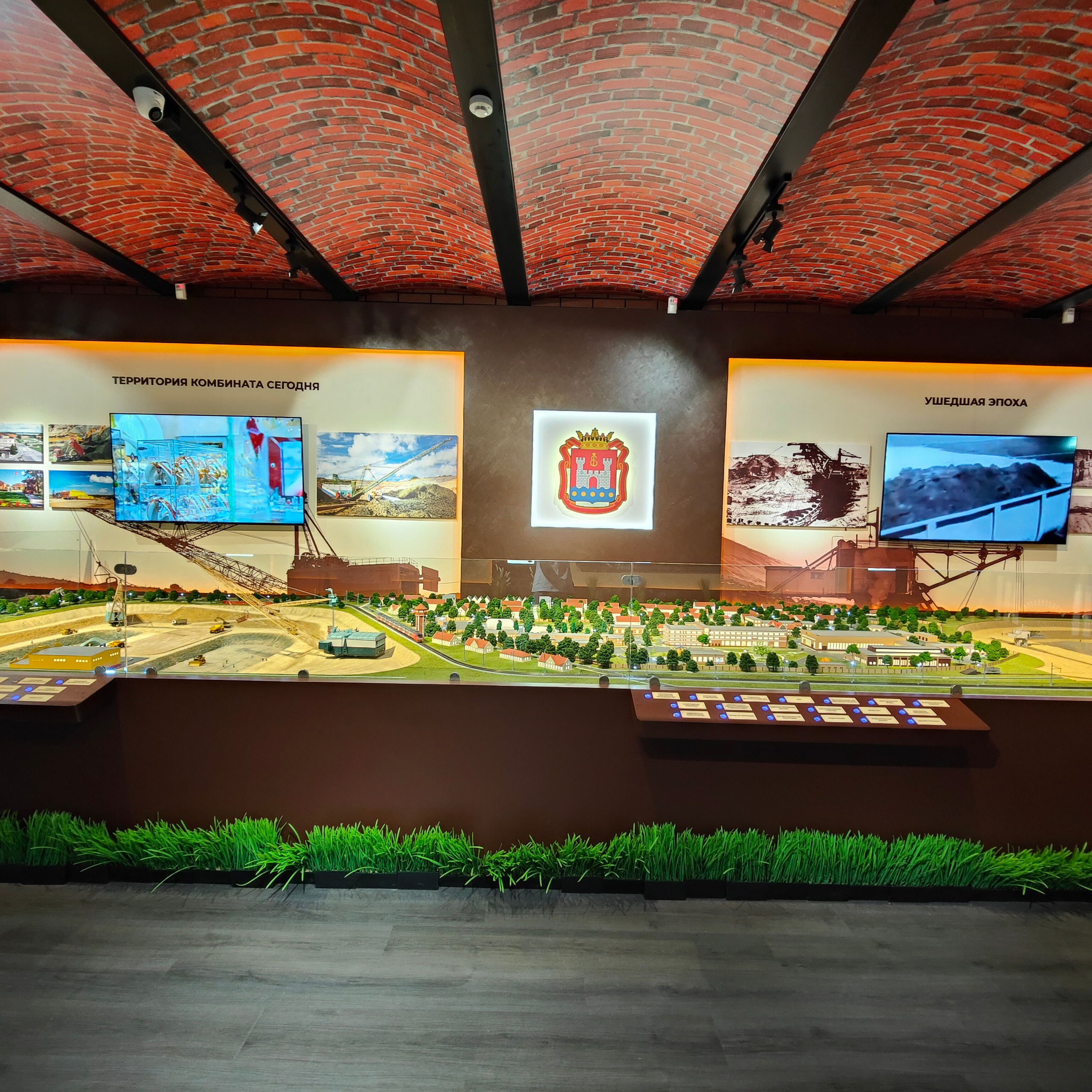 День в Янтарном: выставка янтаря, кофейня Новое место и пляж Анна. Фотограф-документалист Мария Осокина