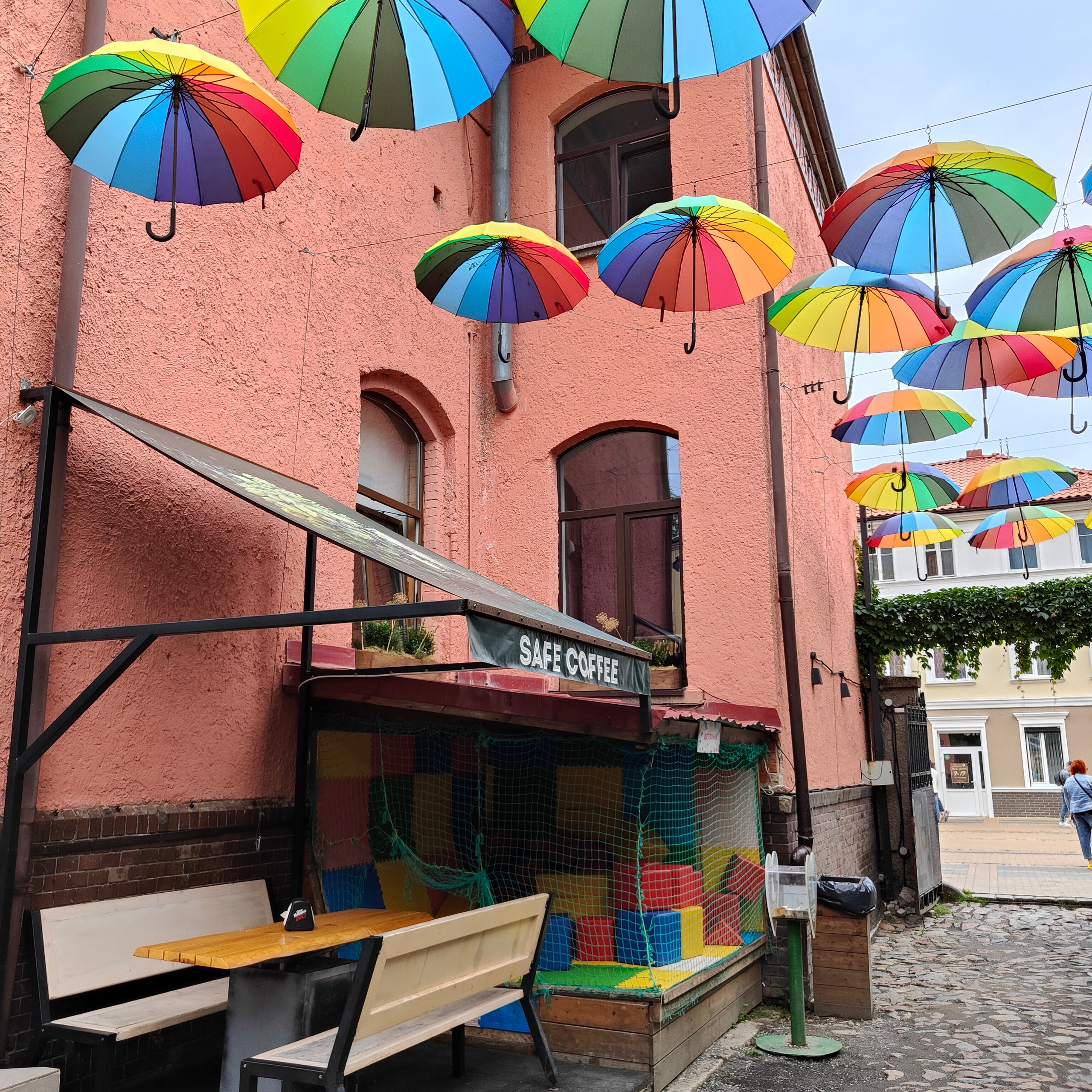 День в Зеленоградске. Суровая Балтика и пряничный кото-городок. Фотограф-документалист Мария Осокина