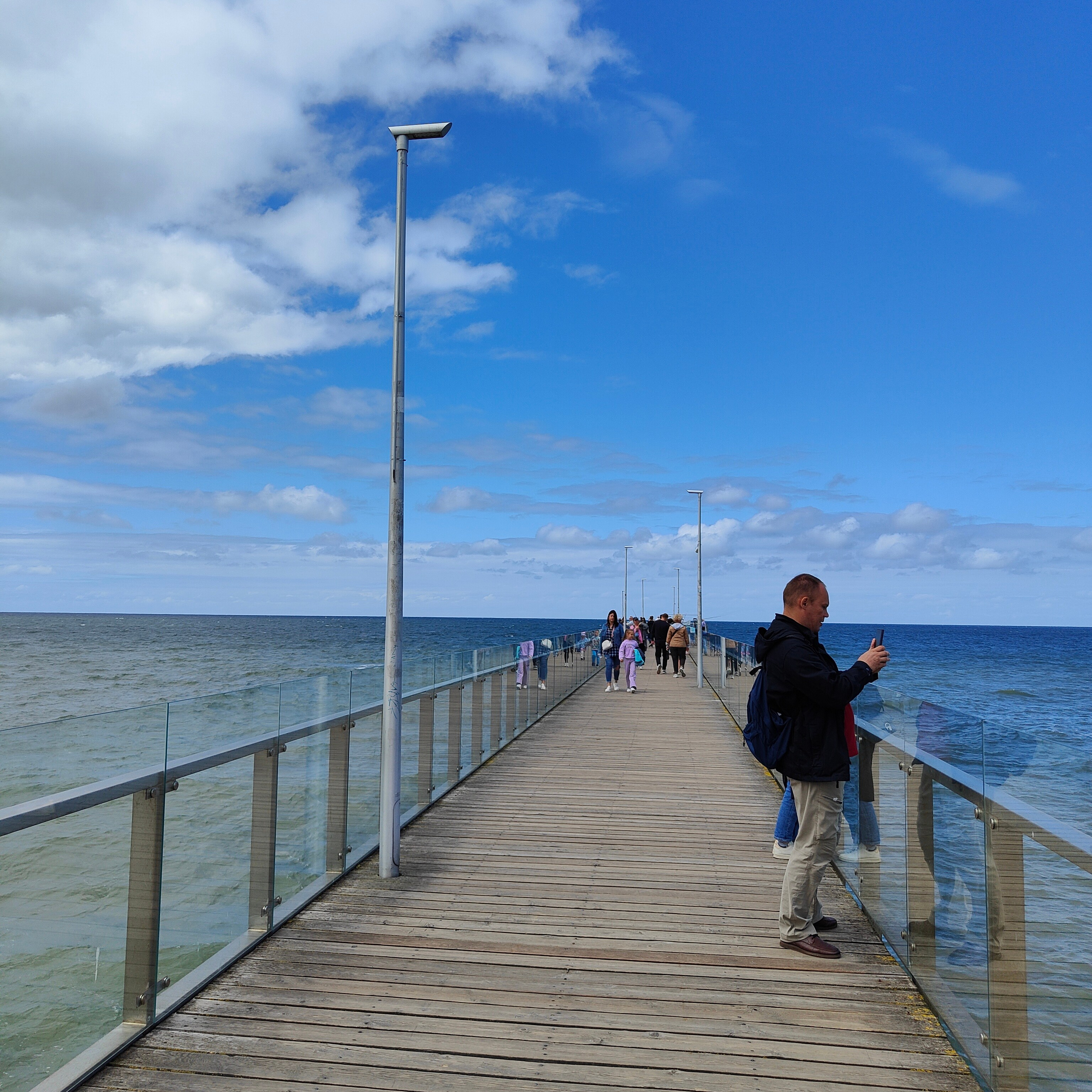День в Зеленоградске. Суровая Балтика и пряничный кото-городок. Фотограф-документалист Мария Осокина