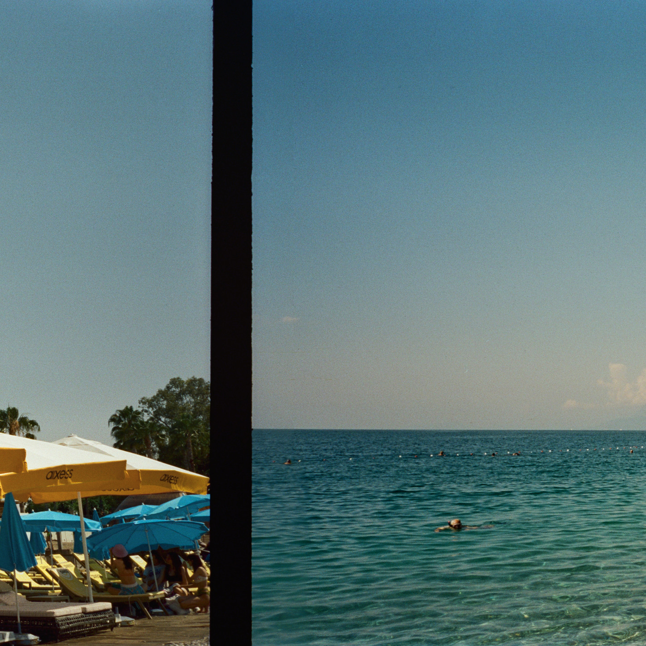 Рассвет и утро на пляже, кафе Trend Coffee и вечерняя набережная