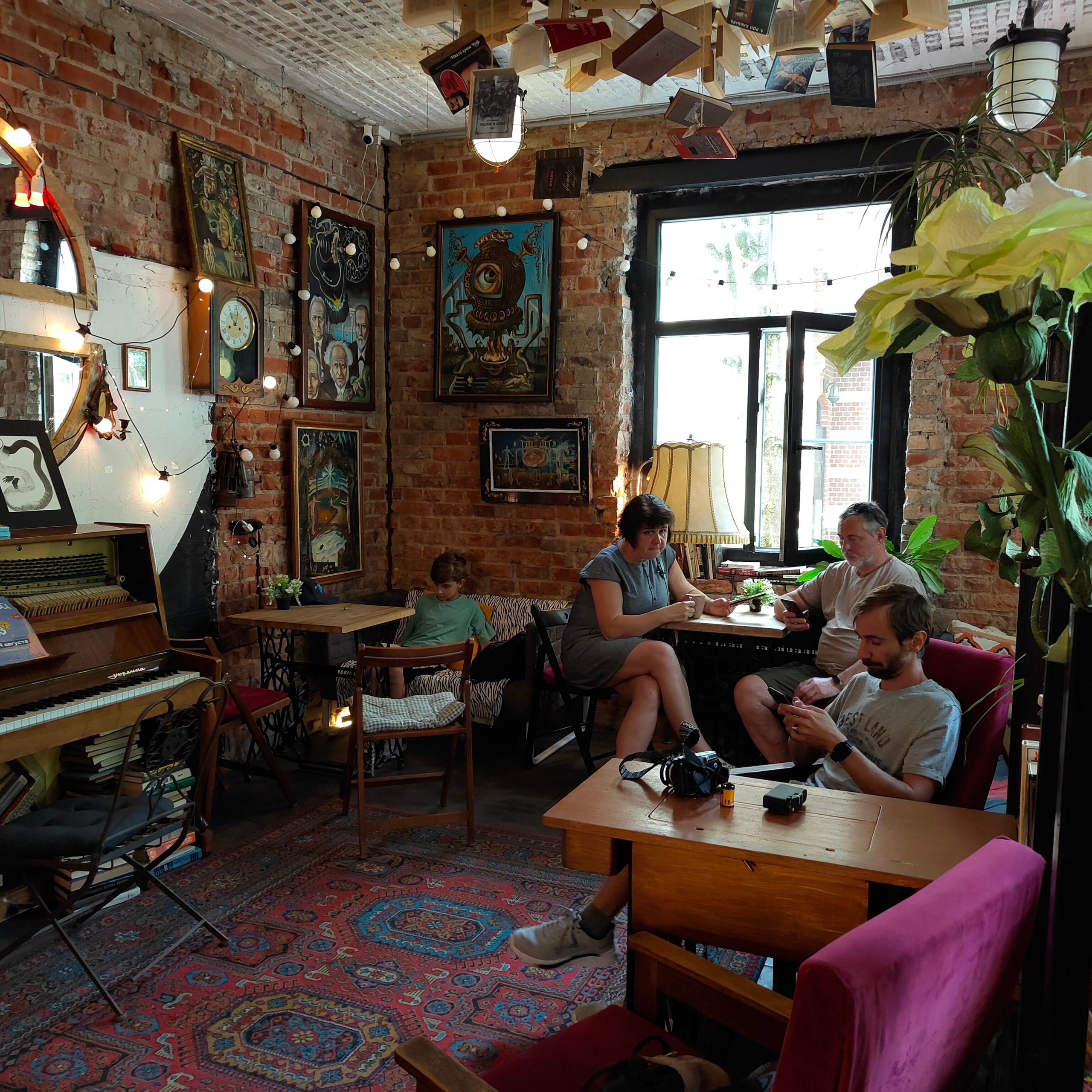 Калининградский стрит. От Amalienau Breakfast до кафе Толстой. Фотограф-документалист Мария Осокина