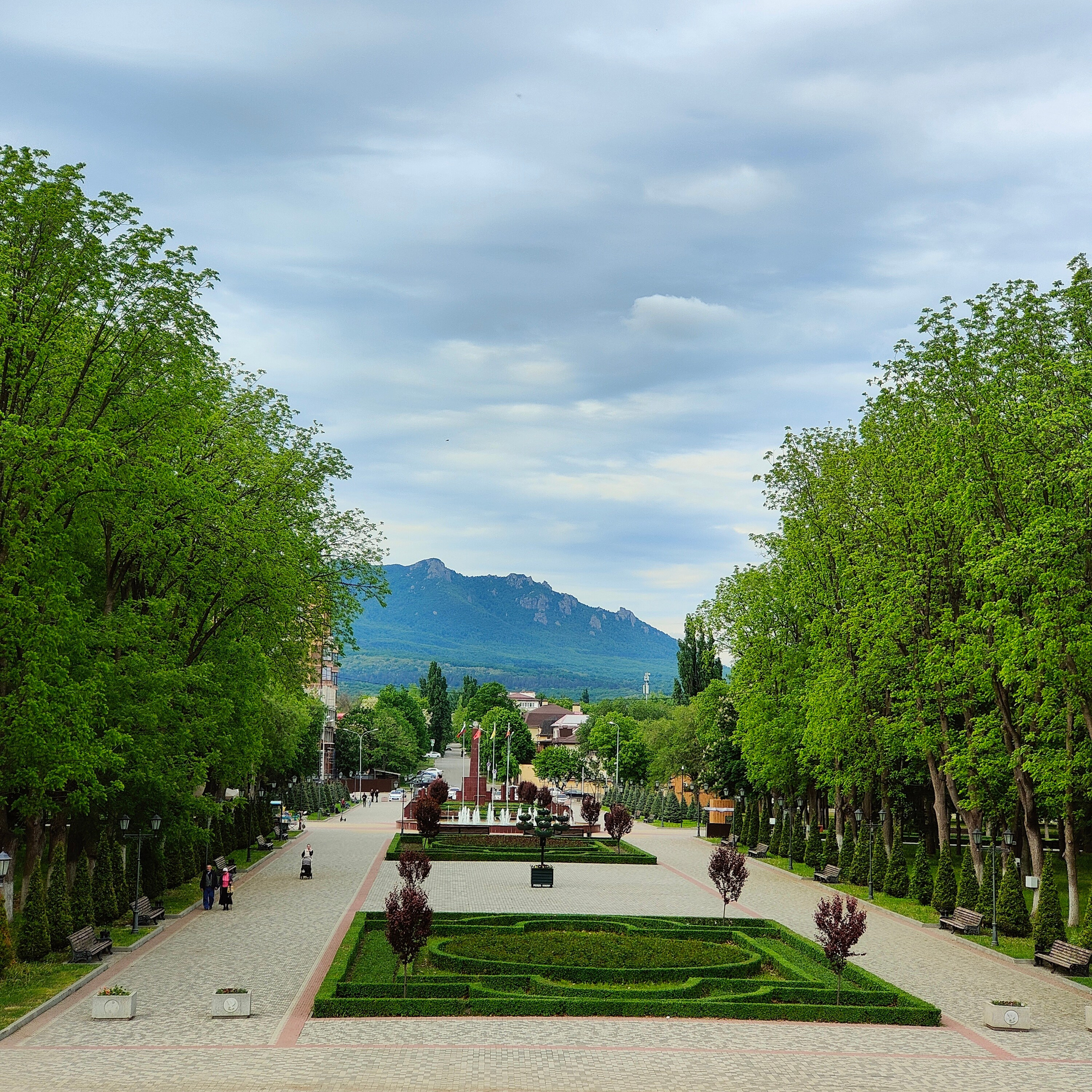Остап Бендер, озеро Провалъ и стрит в солнечном Пятигорске. Фотограф-документалист Мария Осокина