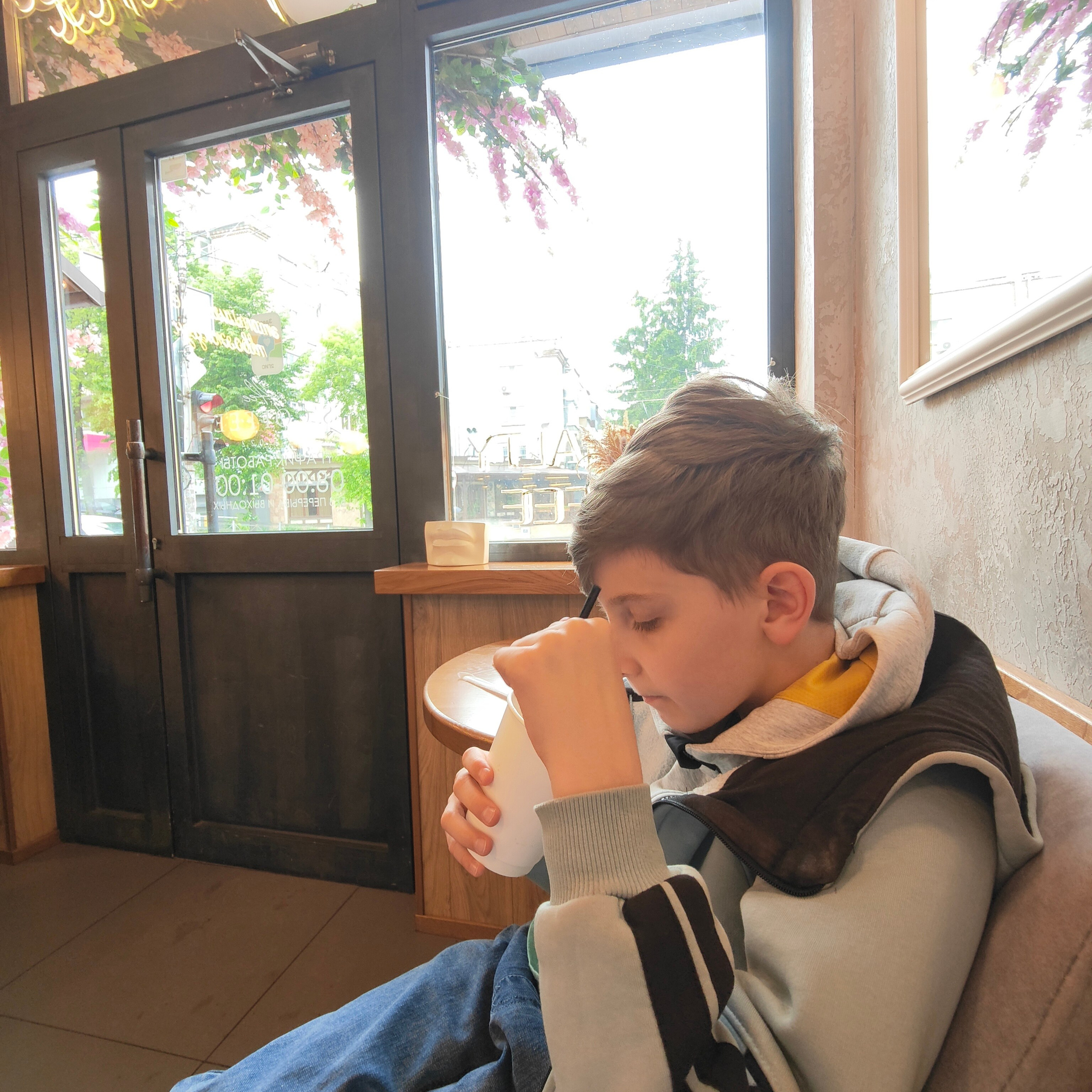 Виды с дороги на Джилы-Су. Зелёные холмы и горы в тумане. Фотограф-документалист Мария Осокина