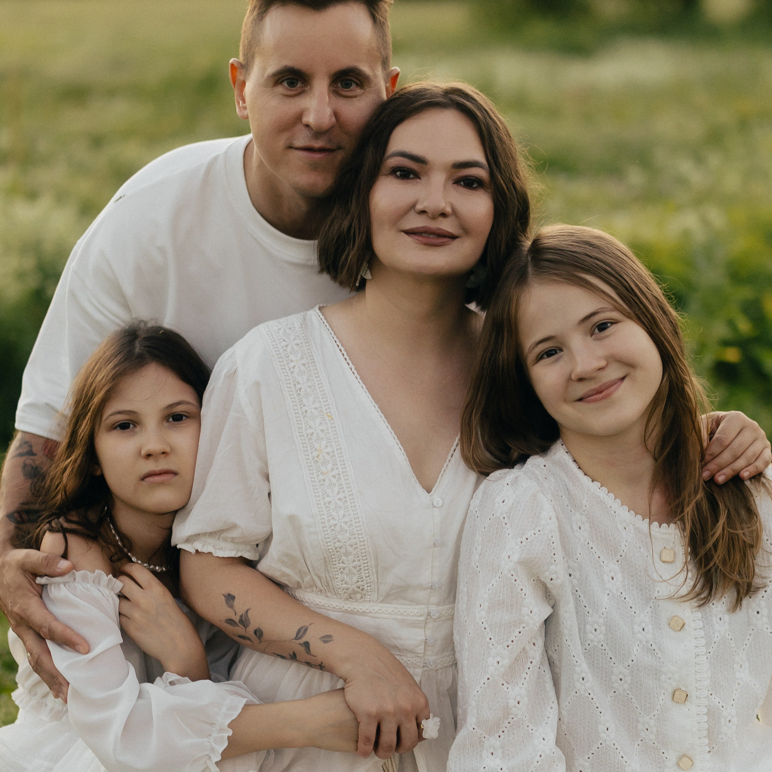 Надя с&nbsp;Денисом и&nbsp;Даша с&nbsp;Машей