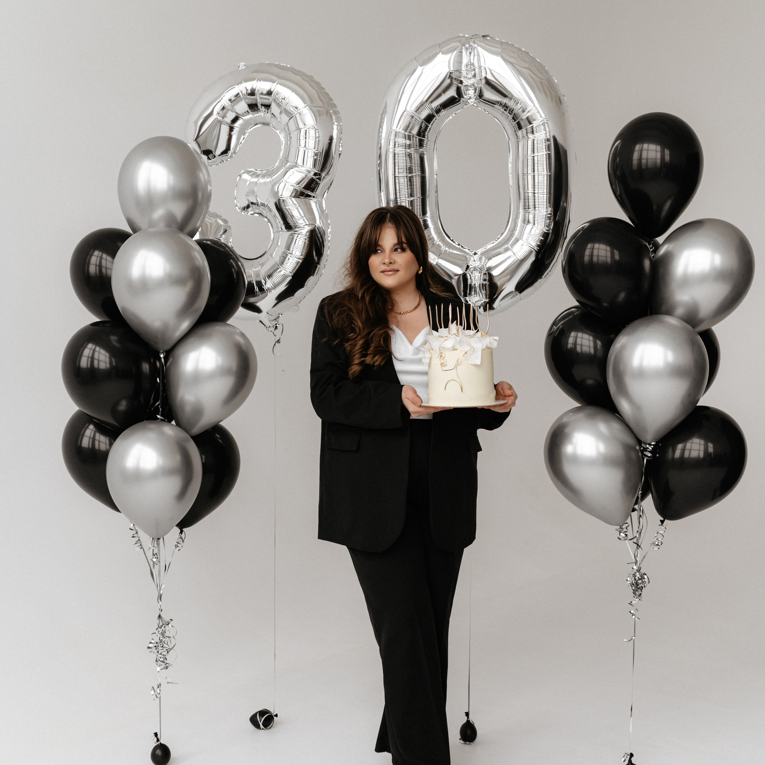 День рождения, в студии