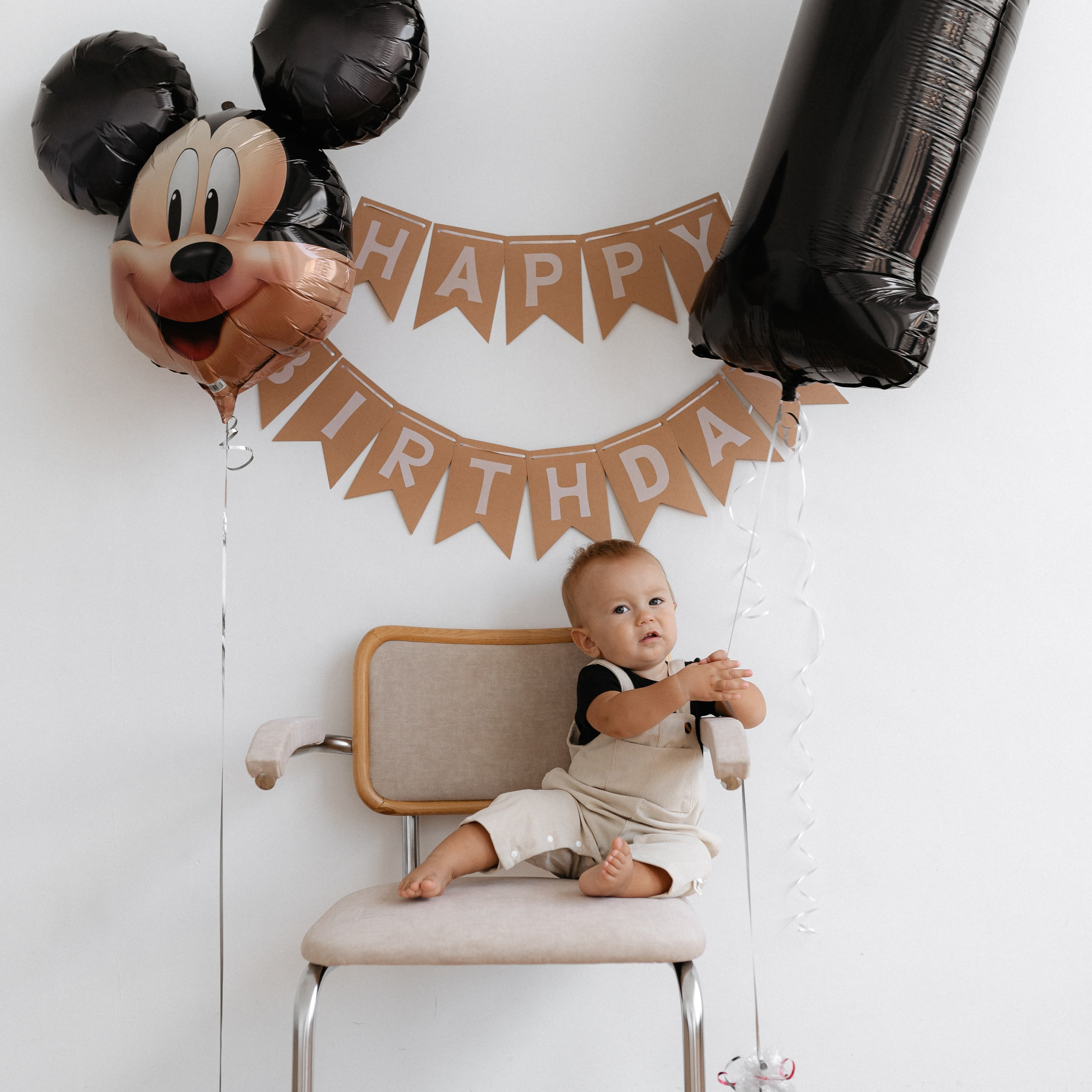 Годик минимализм