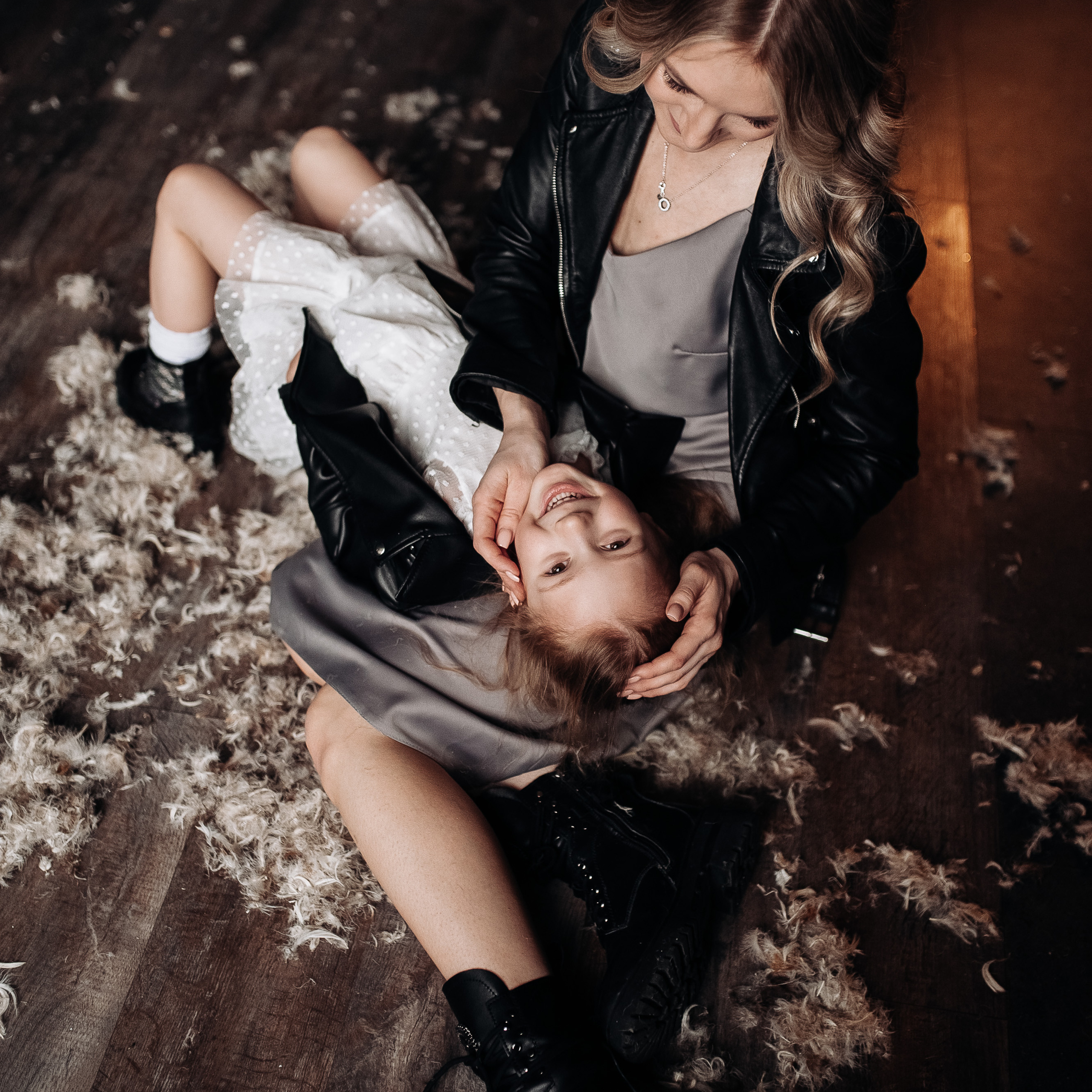 Лена и Алина. Студия