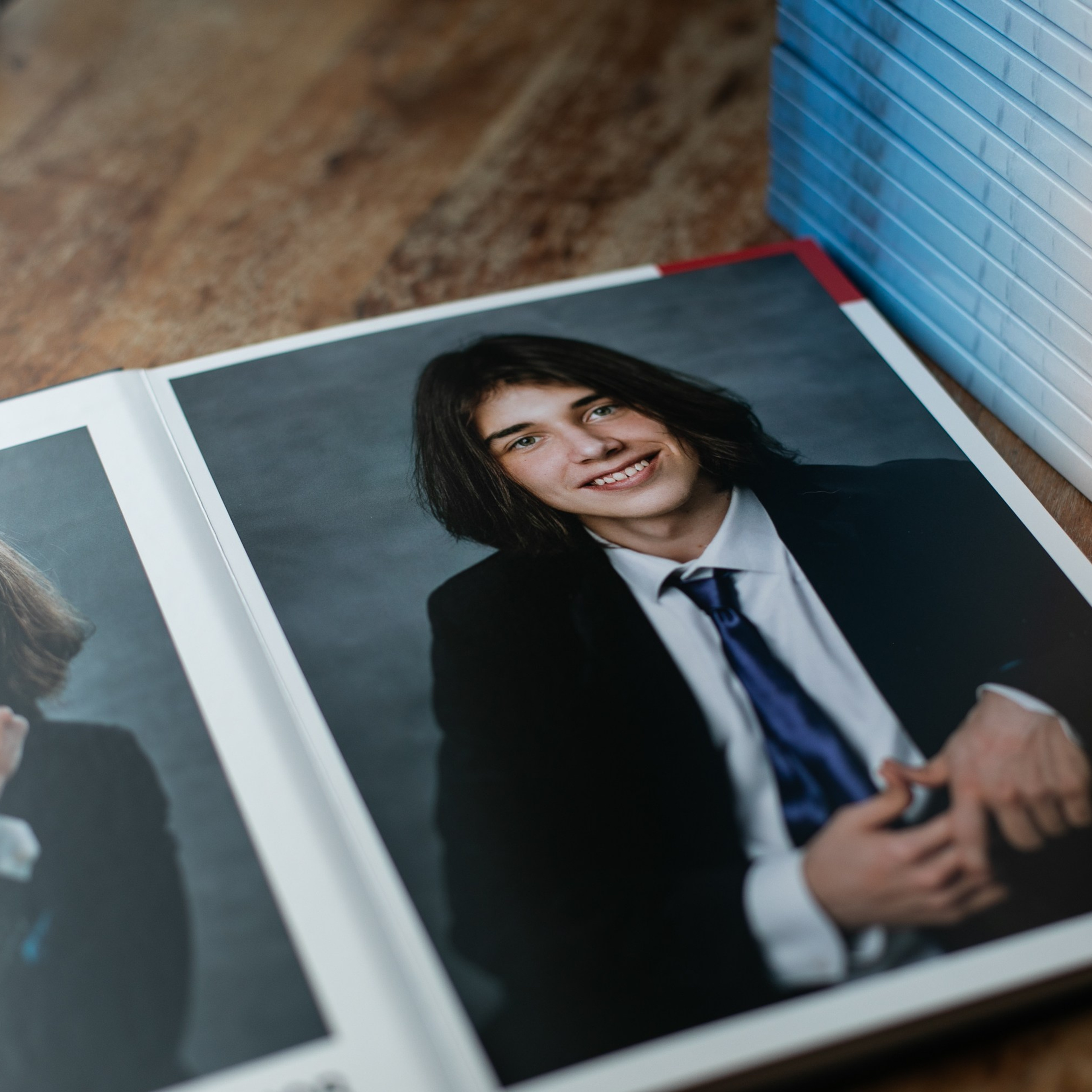 Фотокниги с общей вёрсткой для старших классов. Выпускные альбомы, портретная съёмка в школах и садиках