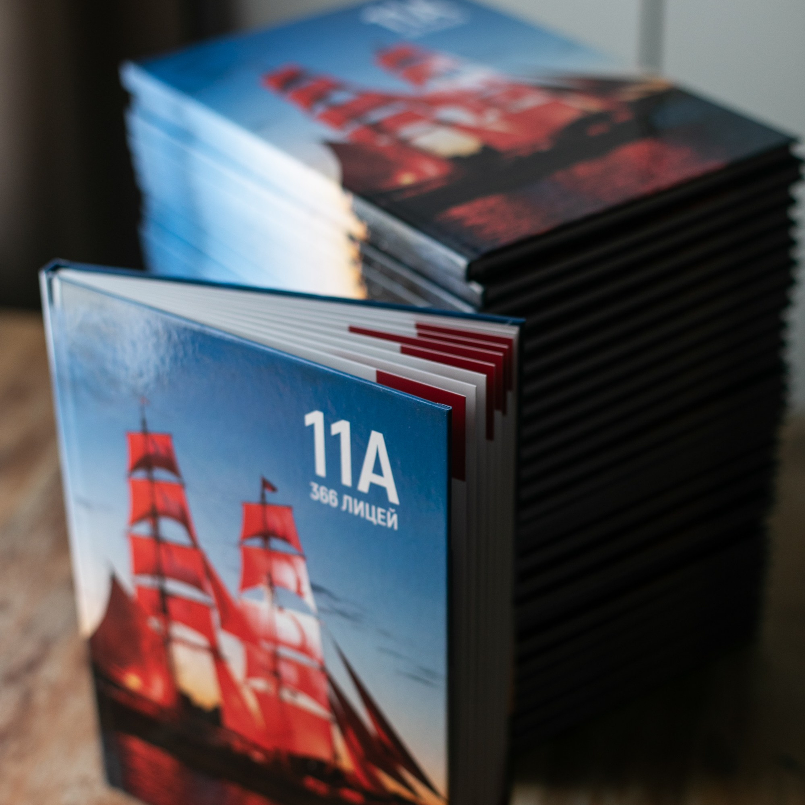 Фотокниги с общей вёрсткой для старших классов. Выпускные альбомы, портретная съёмка в школах и садиках