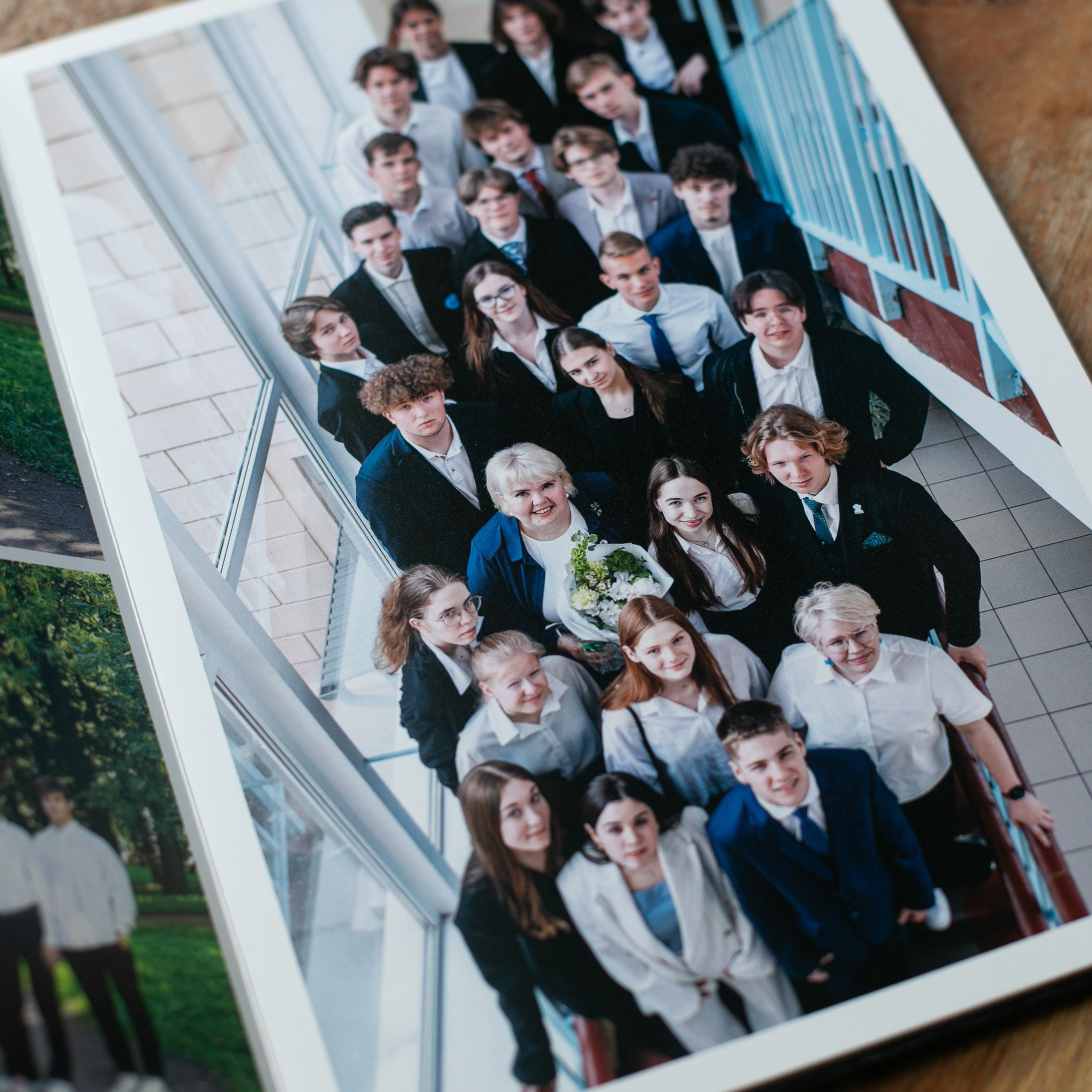 Фотокниги с общей вёрсткой для старших классов. Выпускные альбомы, портретная съёмка в школах и садиках