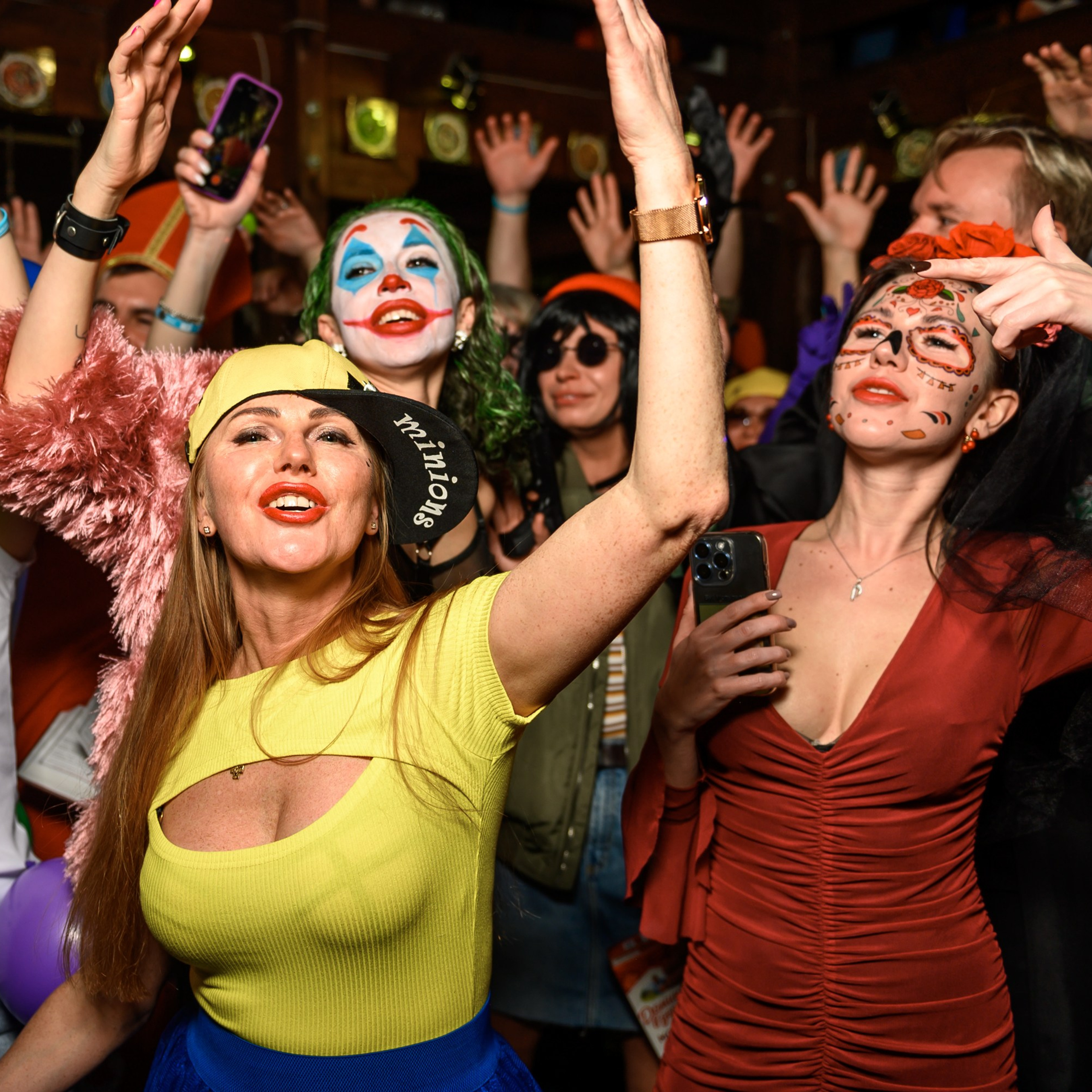 US2BE вечеринка горнолыжного кэмпа