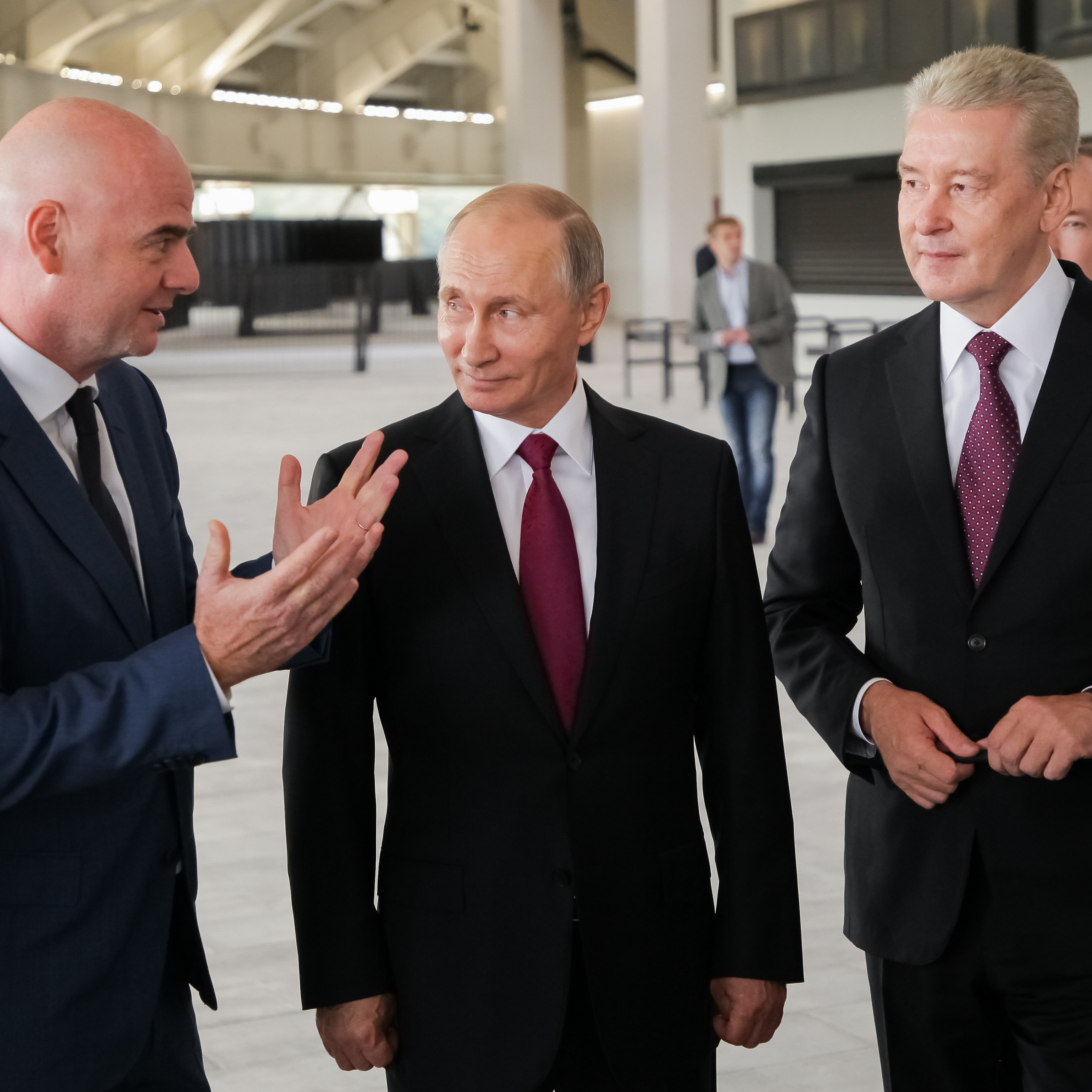 Официальные лица