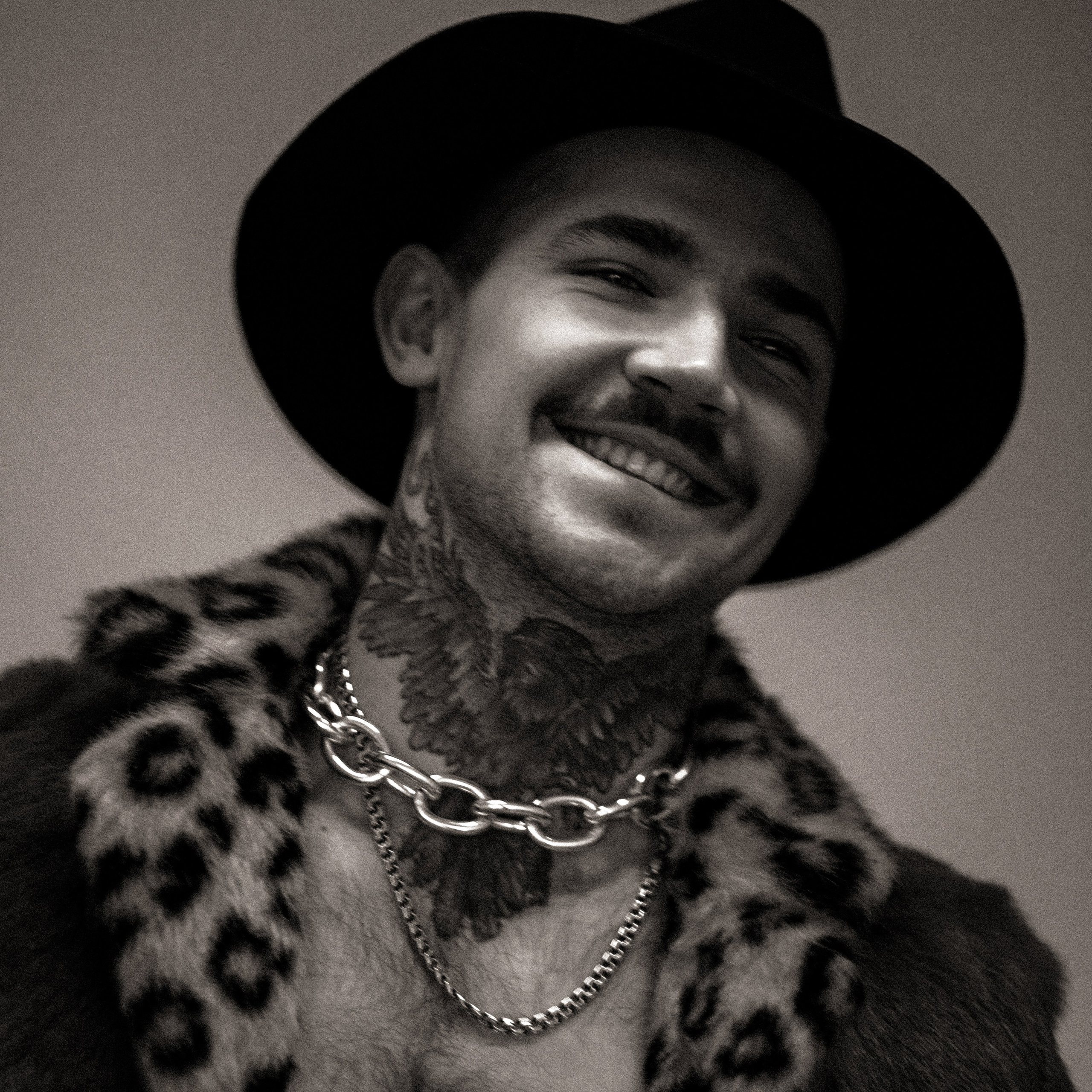 ALL IN. YUUJIN PHOTO — Фотограф, преподаватель, режиссер в разных жанрах