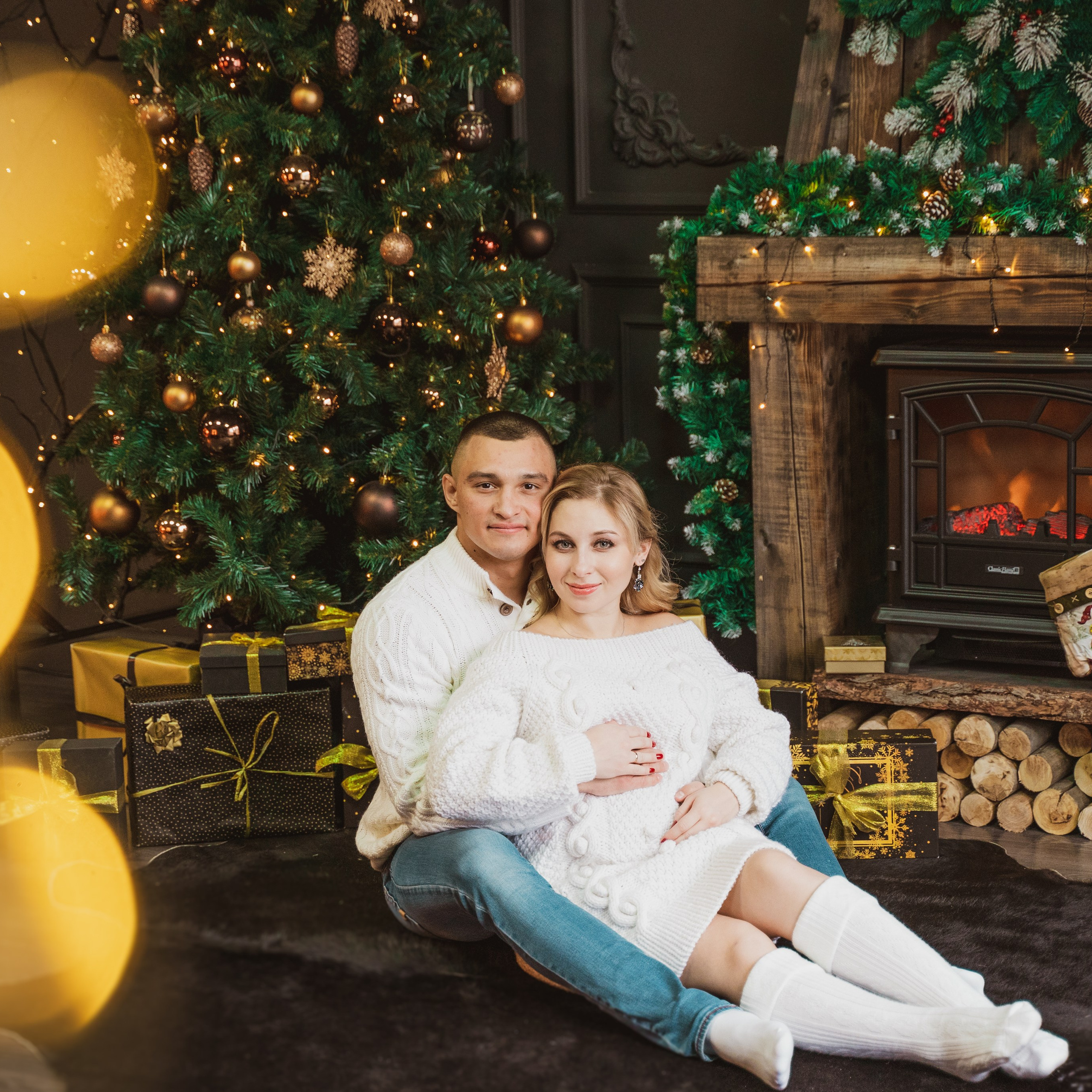 Новогодняя фотосессия беременности в студии. Анна и Кирилл