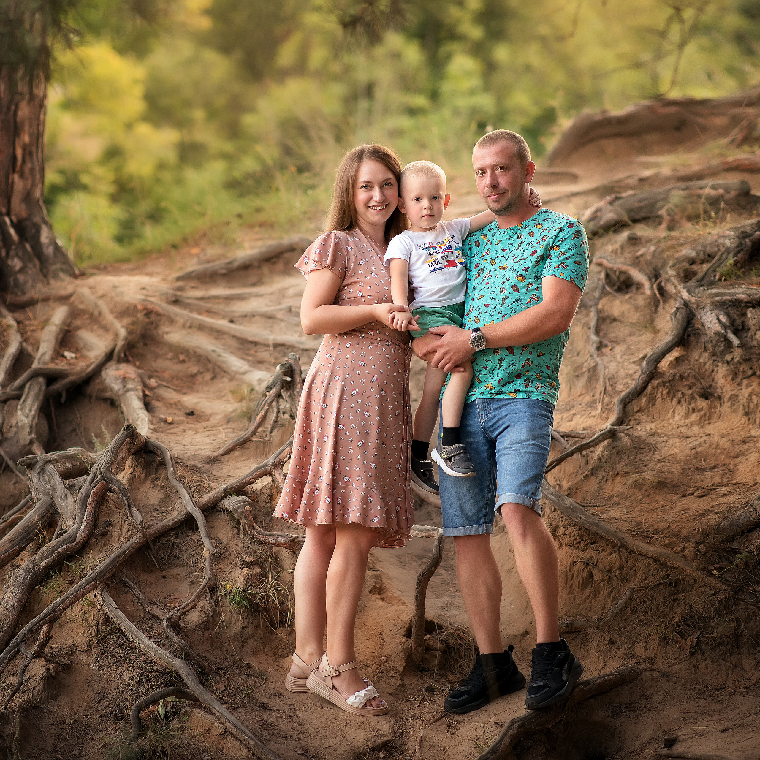 Семейная прогулка