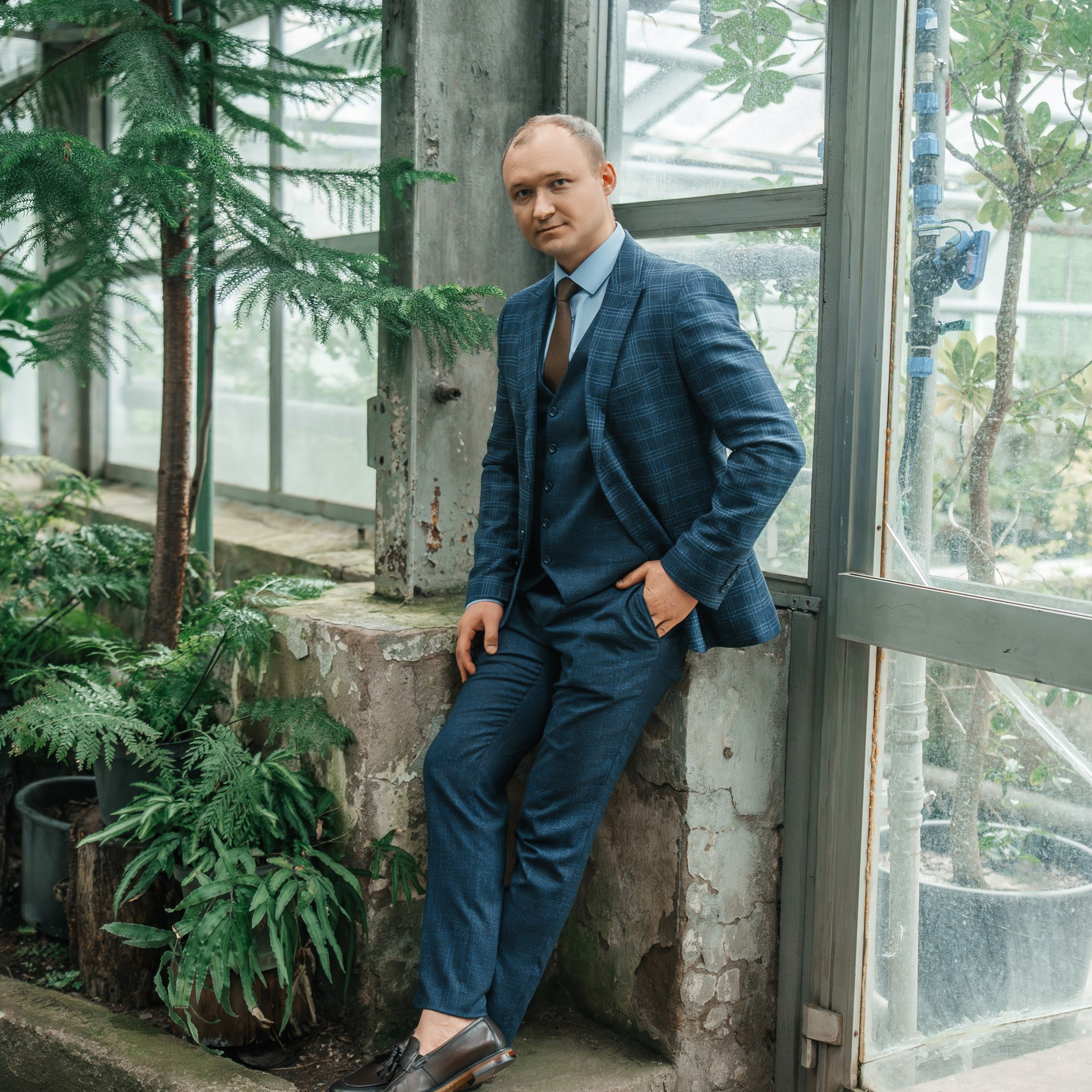 Свадебная фотосессия в оранжерее Ботанического сада им. Цицина. Свадебный и репортажный фотограф Москва