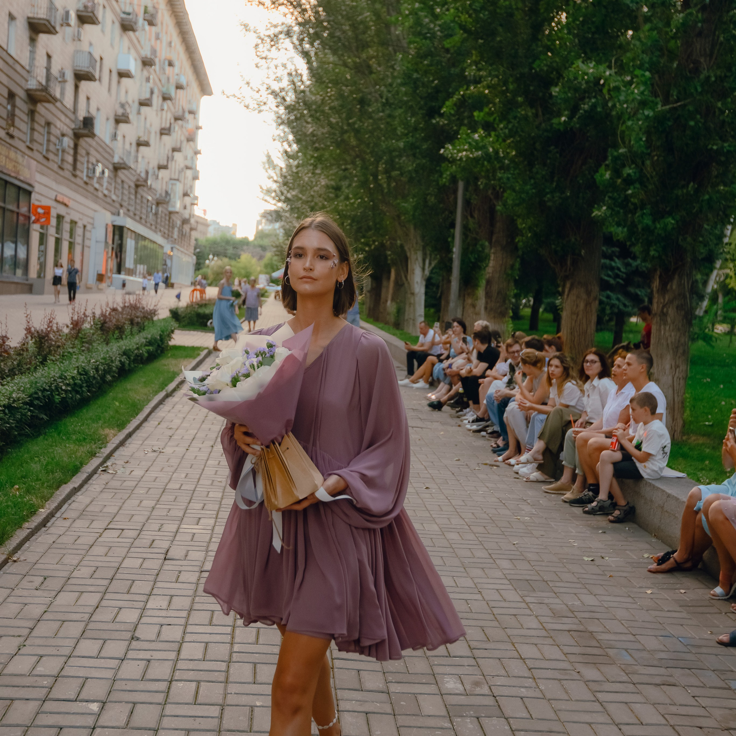 Репортаж с модного показа в ковидные времена. Фотограф Диана Одинцова в Волгограде