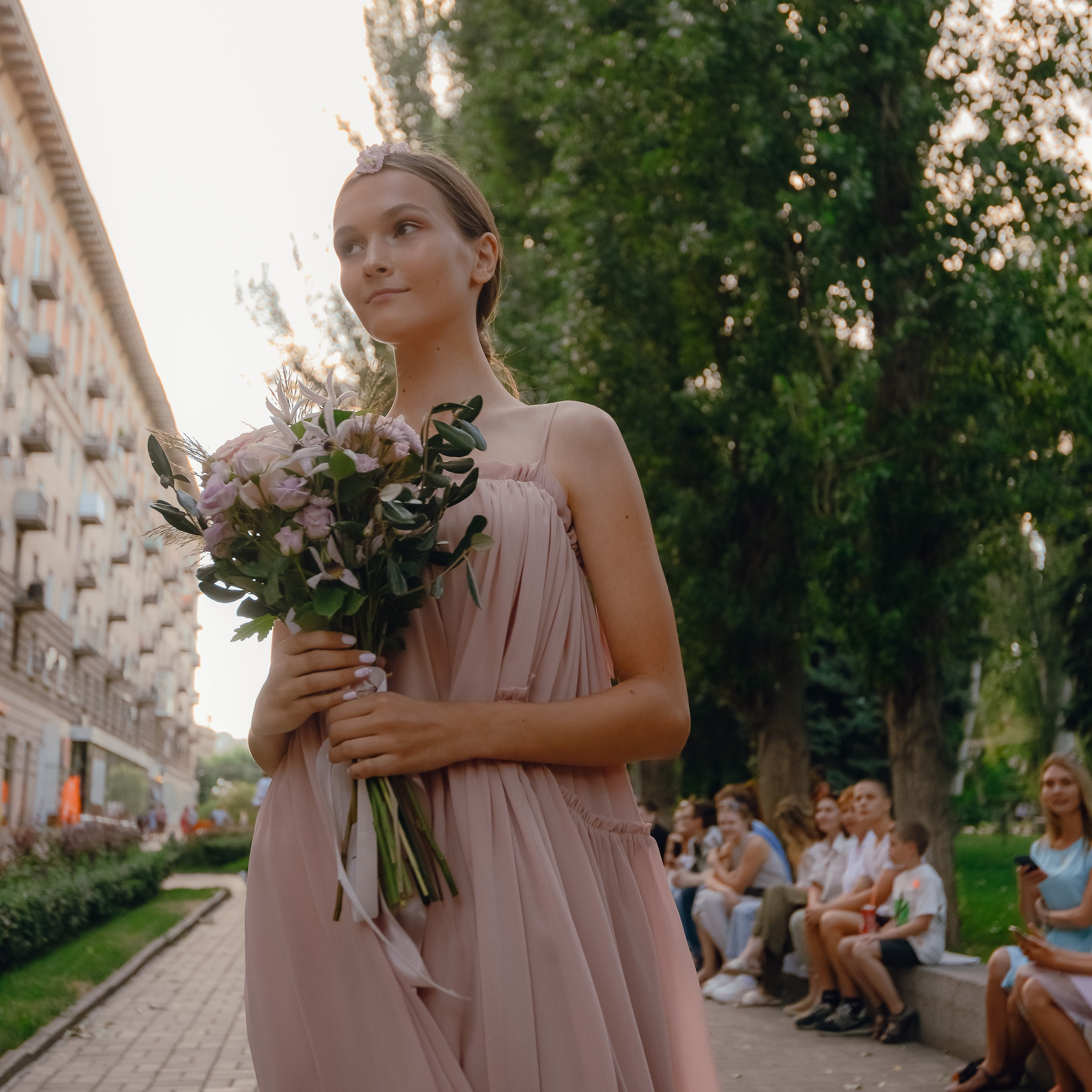 Репортаж с модного показа в ковидные времена. Фотограф Диана Одинцова в Волгограде
