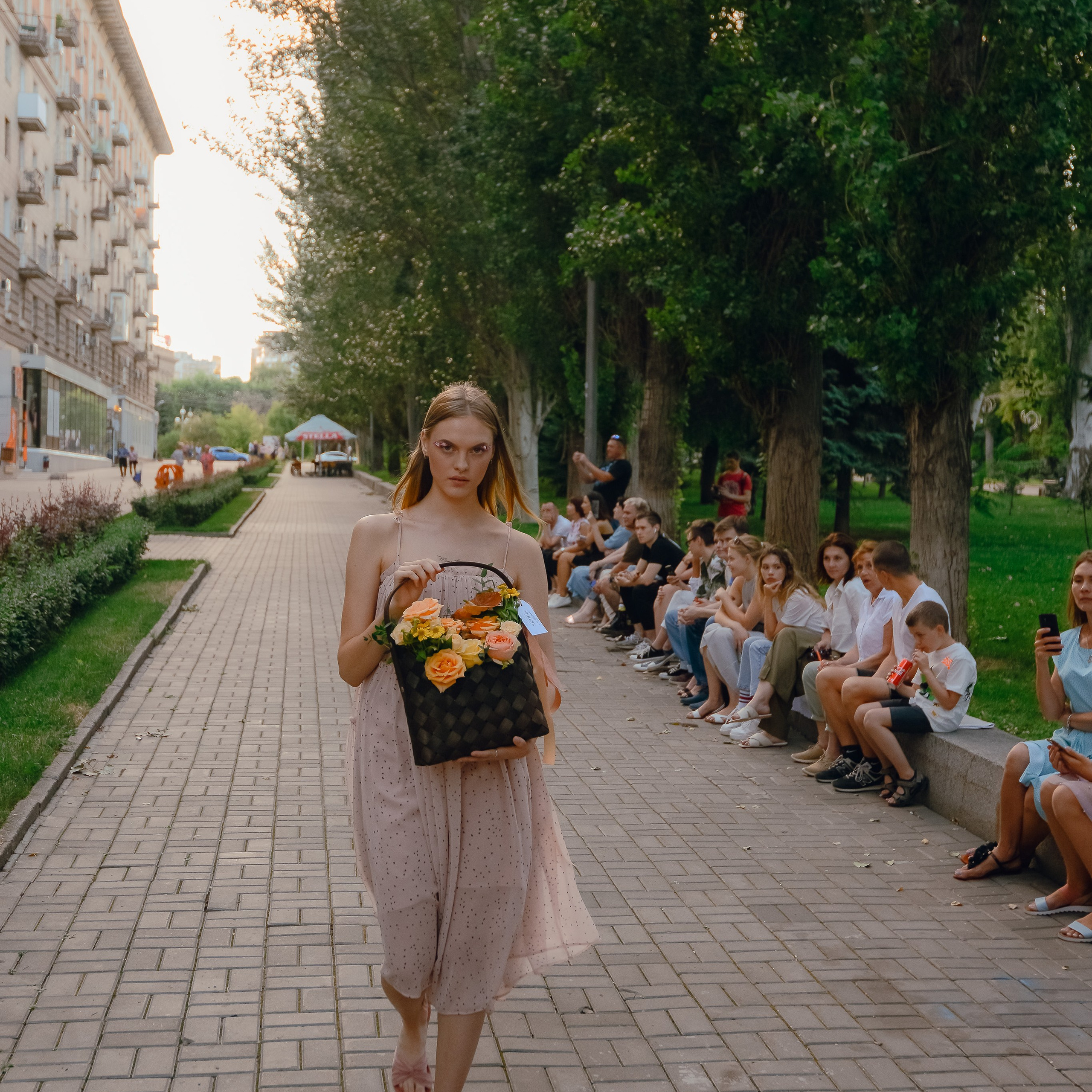 Репортаж с модного показа в ковидные времена. Фотограф Диана Одинцова в Волгограде