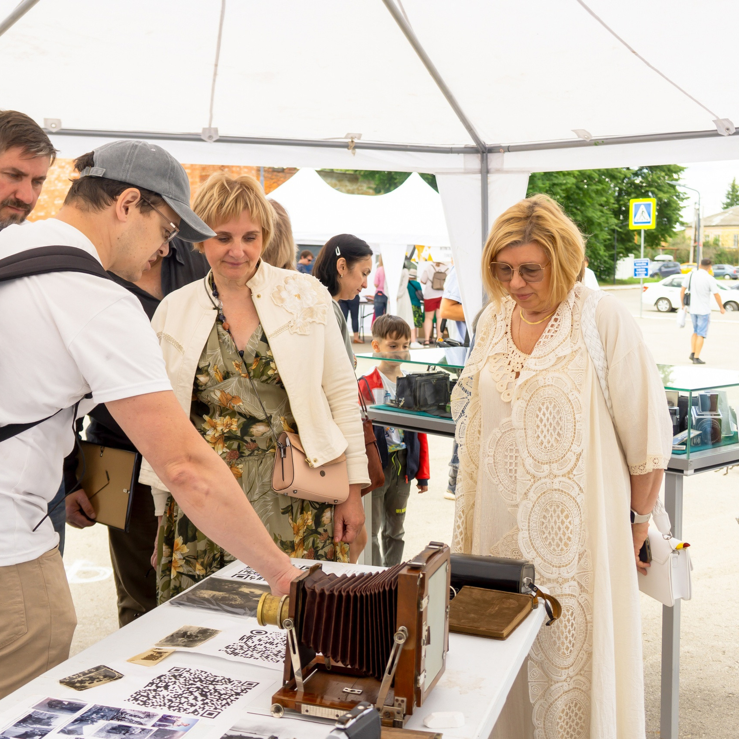 Выставки фототехники «От форматных до цифровых». Фотограф в Туле Крупский АнДРей. Фотостудия «КАДР71» в Туле