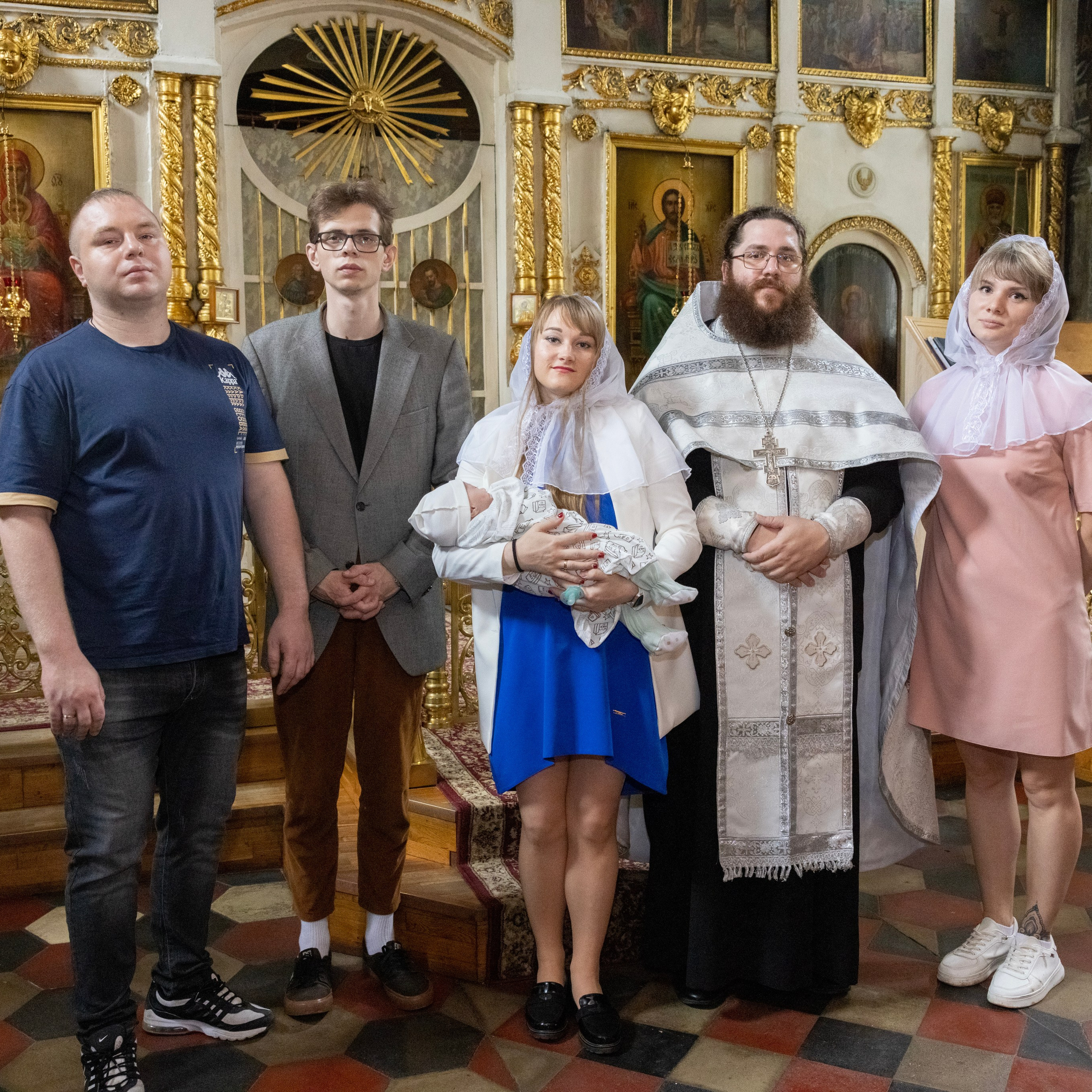 Образец репортажа крещения оригиналы, без искажений, без вспышки, светосильная оптика!