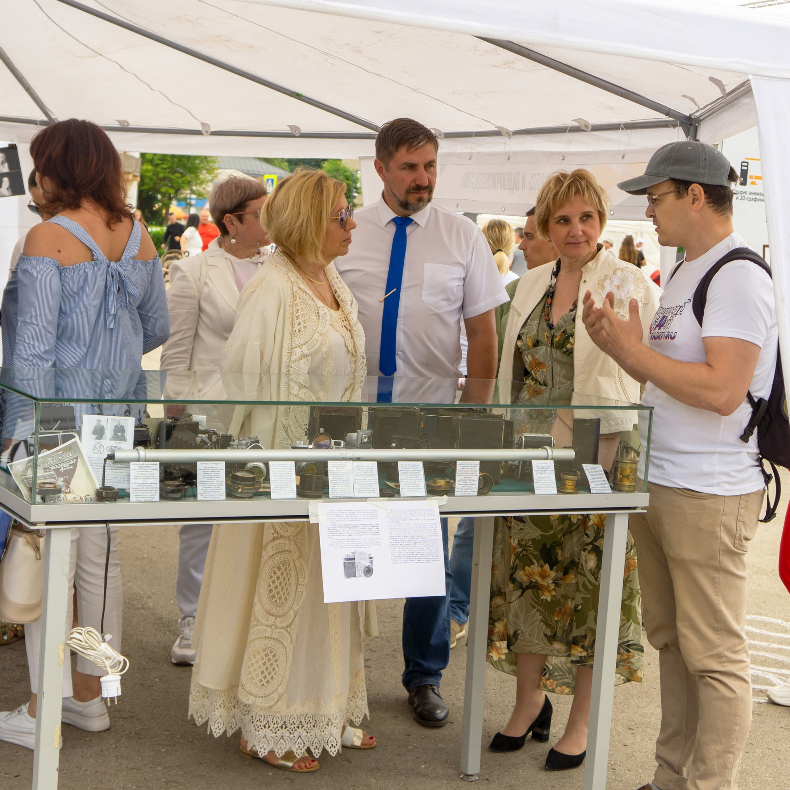 Выставки фототехники «От форматных до цифровых». Фотограф в Туле Крупский АнДРей. Фотостудия «КАДР71» в Туле