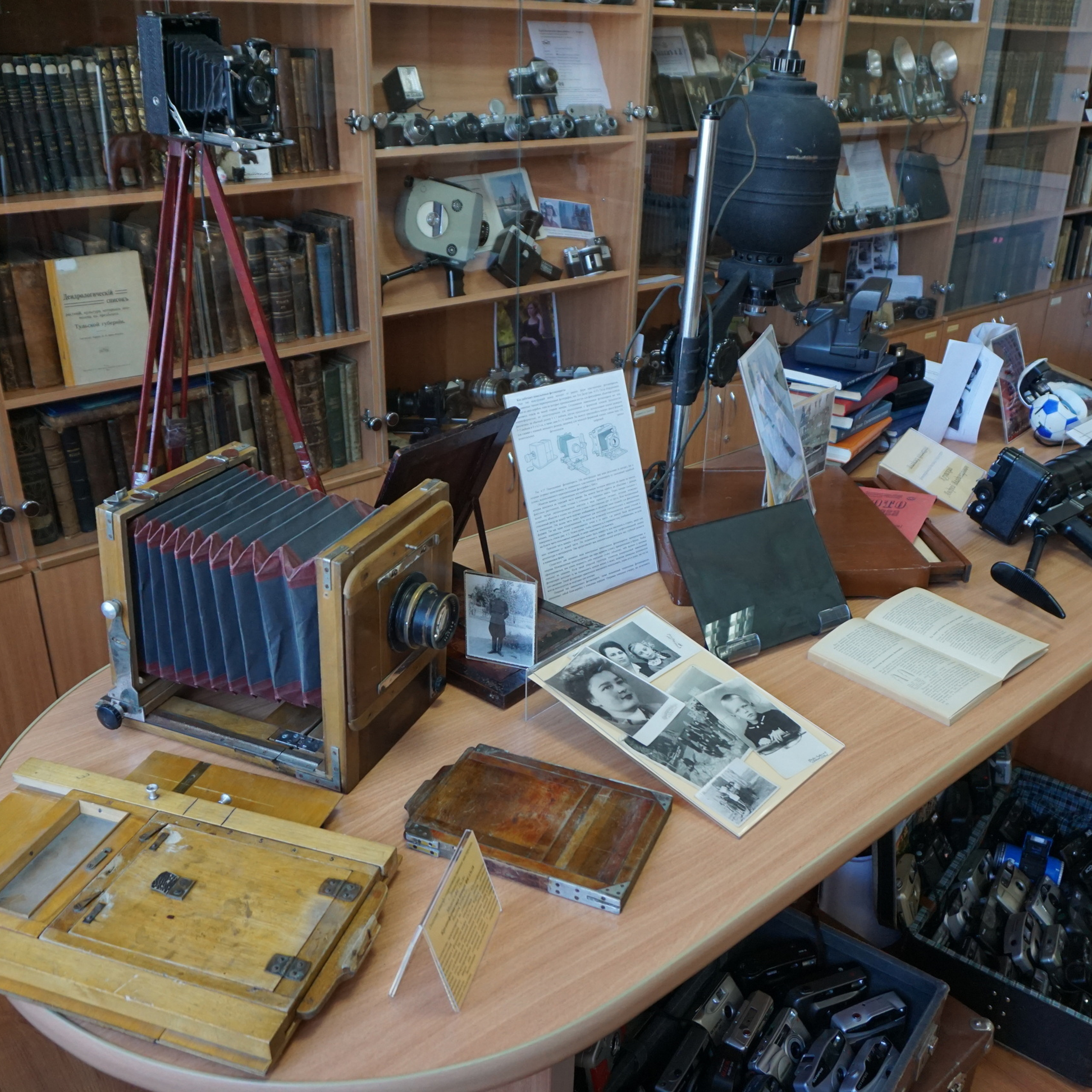 Выставки фототехники «От форматных до цифровых». Фотограф в Туле Крупский АнДРей. Фотостудия «КАДР71» в Туле