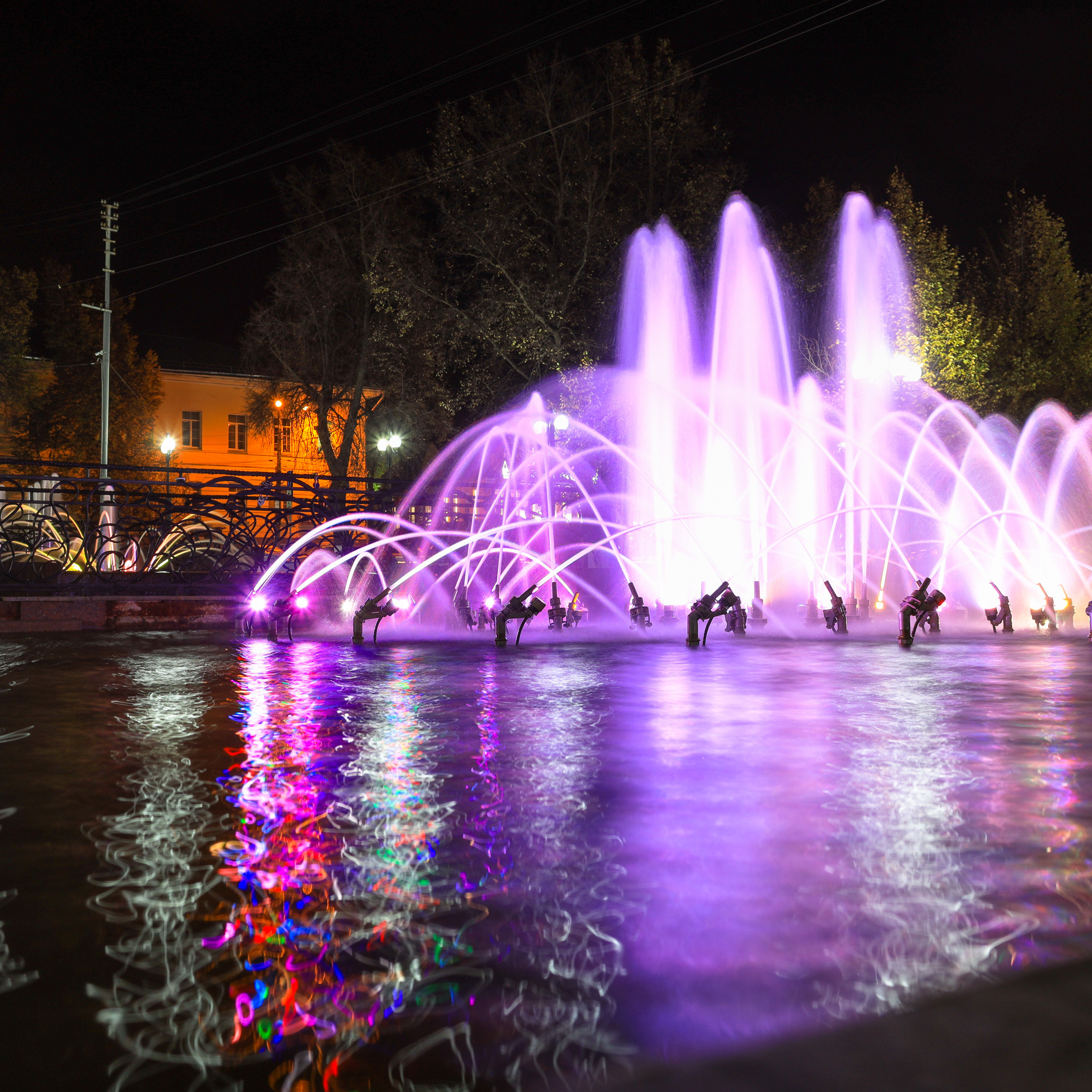 Тульский Драматический Театр, Аллея фонтанов.