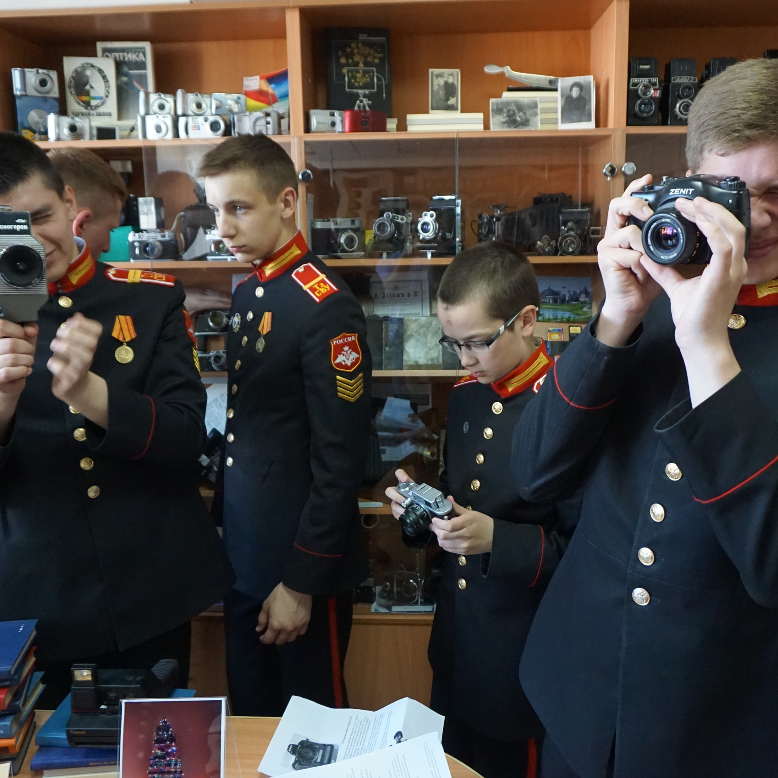 Выставки фототехники «От форматных до цифровых». Фотограф в Туле Крупский АнДРей. Фотостудия «КАДР71» в Туле