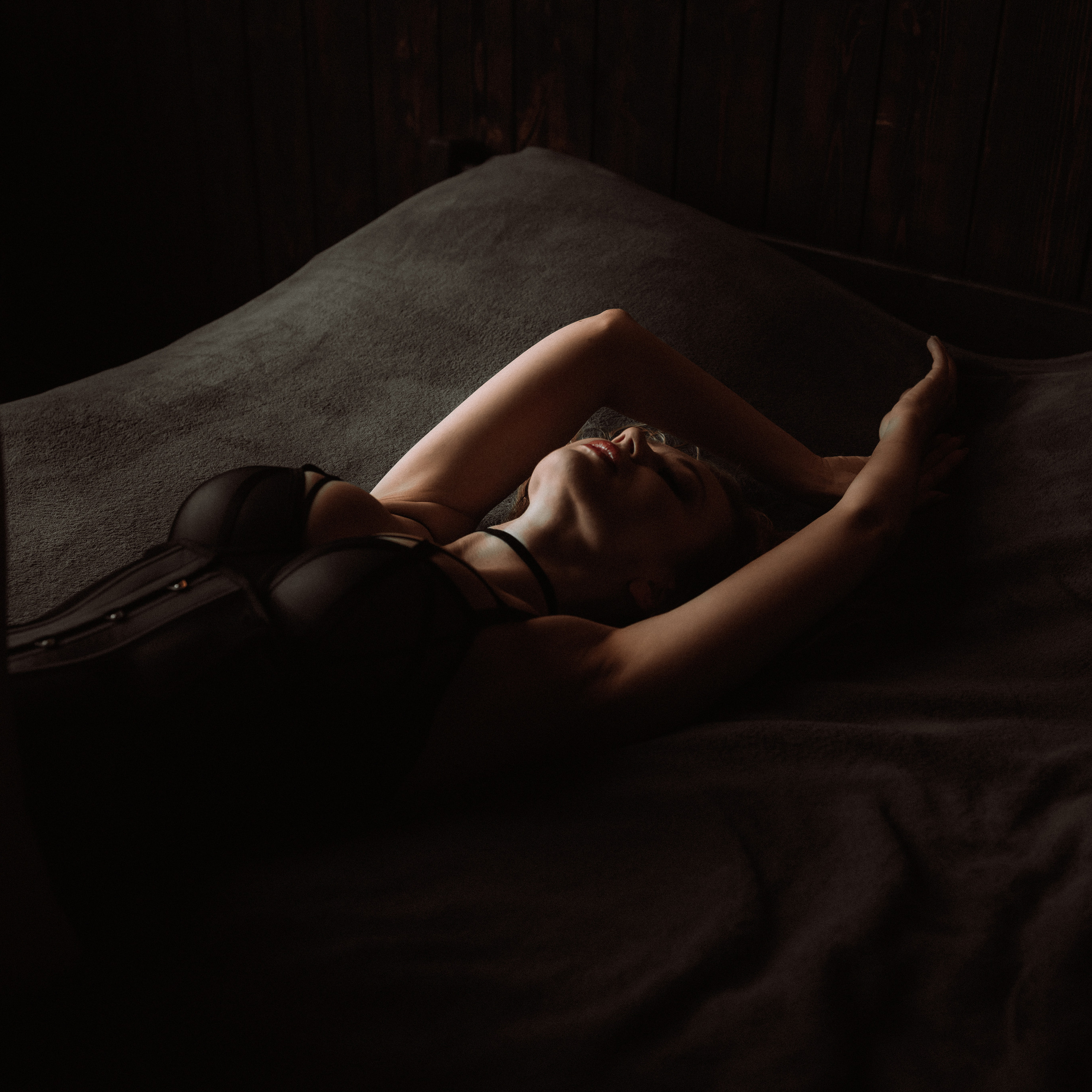 Женские портретные фотосессии в Москве от фотографа Анастасии Инвиш. Эротическая фотосессия в стилю ню в Москве — заказать ню фотосессию от 19 800 руб!