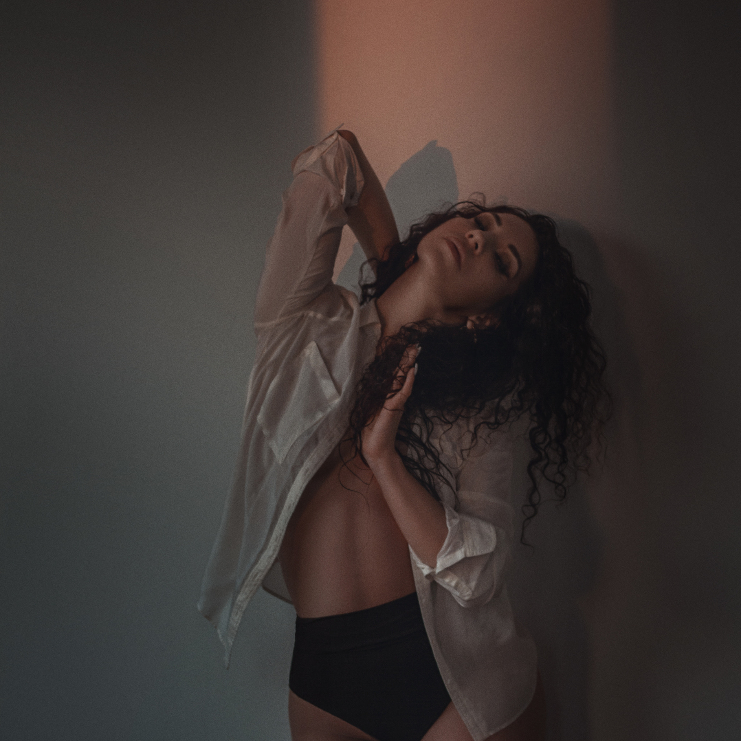 Женские портретные фотосессии в Москве от фотографа Анастасии Инвиш. Эротическая фотосессия в стилю ню в Москве — заказать ню фотосессию от 19 800 руб!