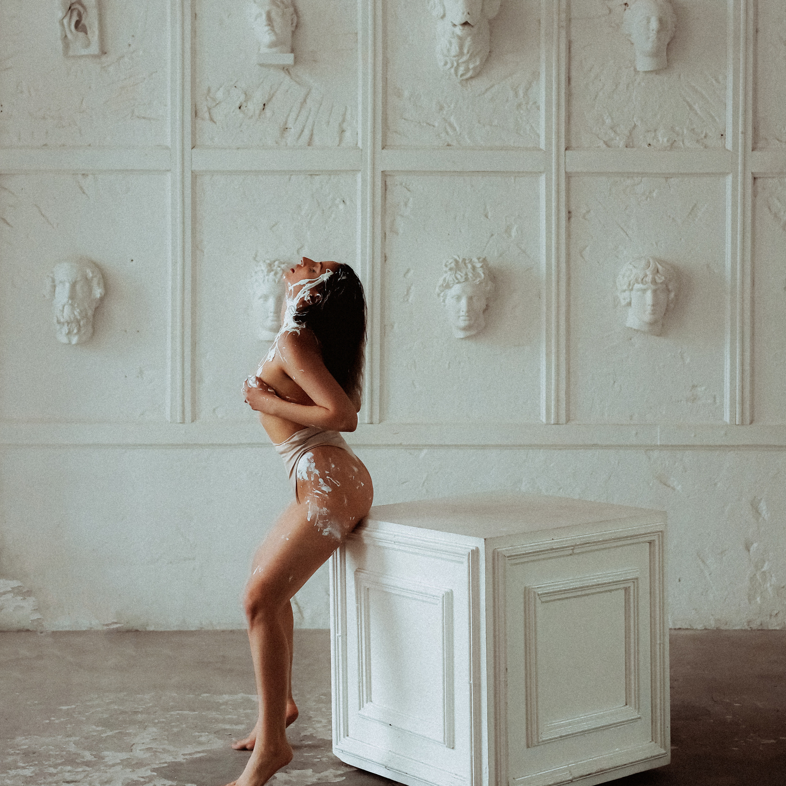 Женские портретные фотосессии в Москве от фотографа Анастасии Инвиш. Эротическая фотосессия в стилю ню в Москве — заказать ню фотосессию от 19 800 руб!