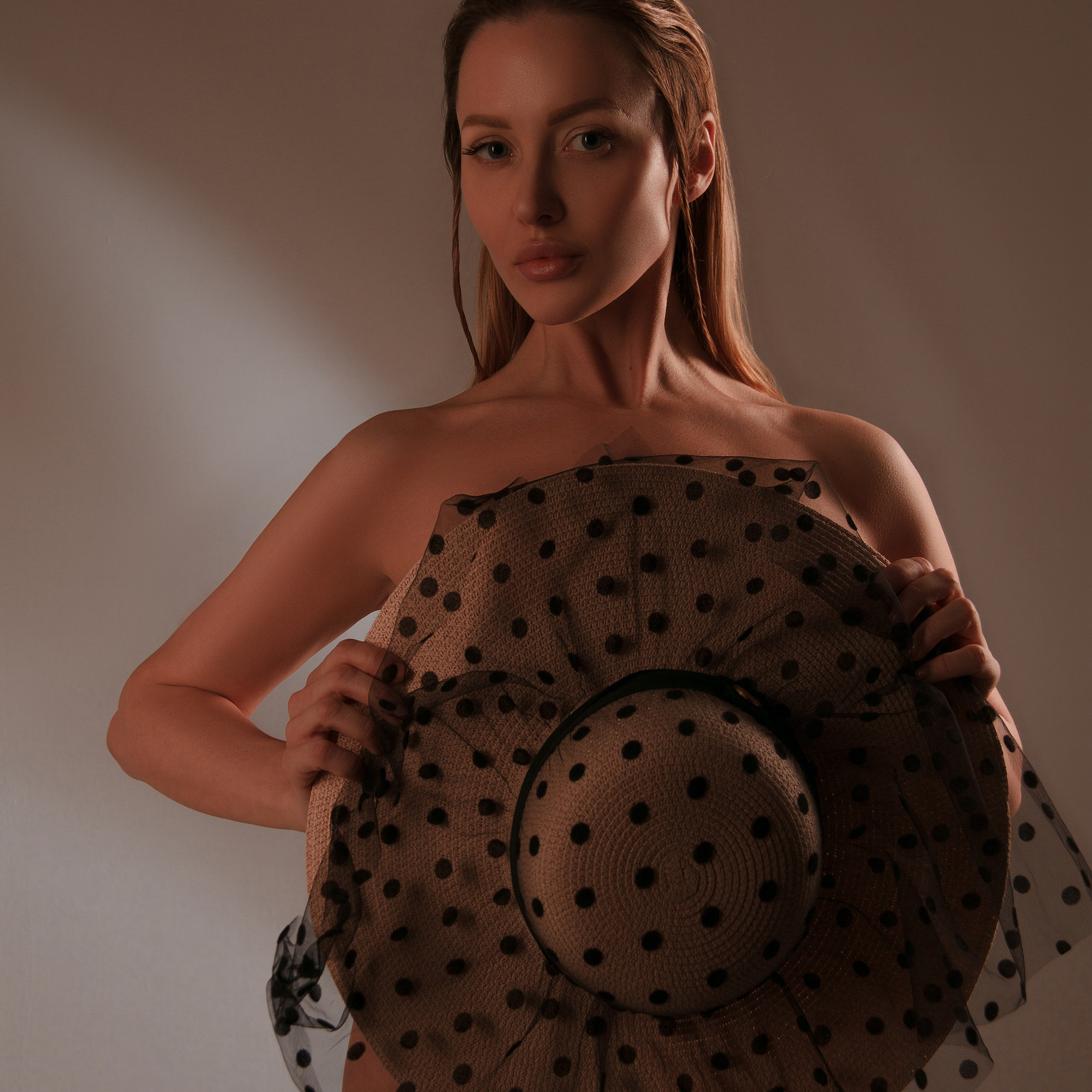 Женские портретные фотосессии в Москве от фотографа Анастасии Инвиш. Эротическая фотосессия в стилю ню в Москве — заказать ню фотосессию от 19 800 руб!