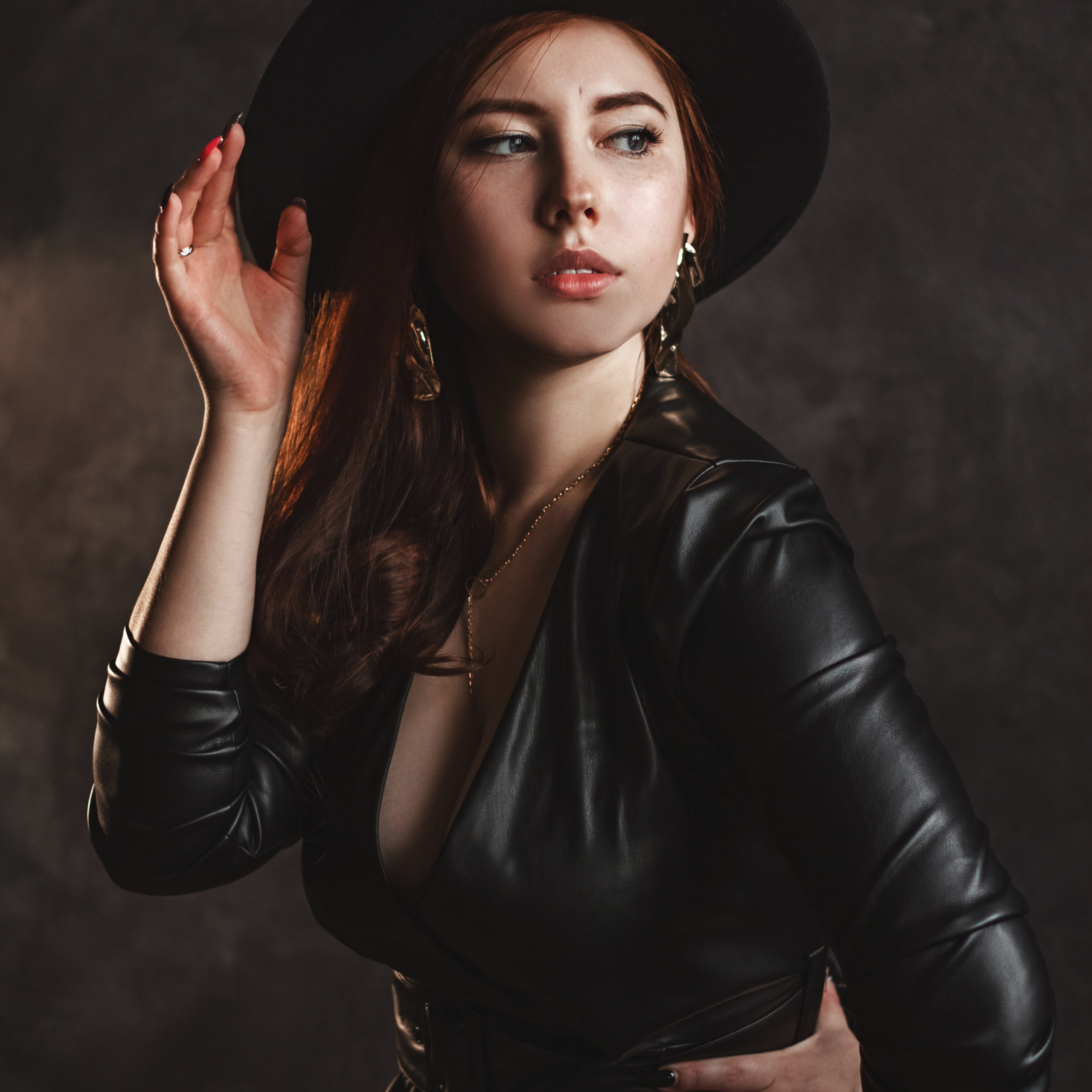 Женские портретные фотосессии в Москве от фотографа Анастасии Инвиш. Эротическая фотосессия в стилю ню в Москве — заказать ню фотосессию от 19 800 руб!