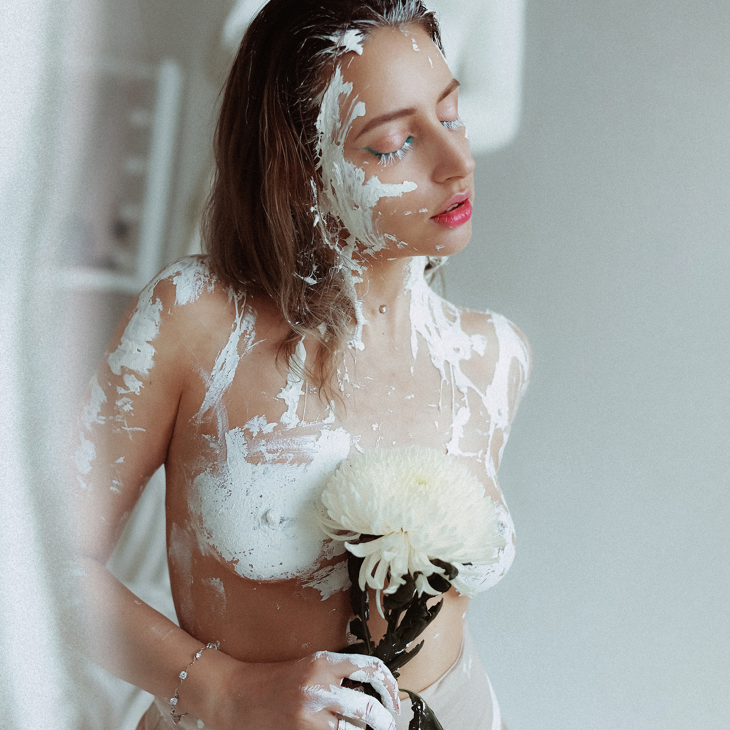 Женские портретные фотосессии в Москве от фотографа Анастасии Инвиш. Эротическая фотосессия в стилю ню в Москве — заказать ню фотосессию от 19 800 руб!