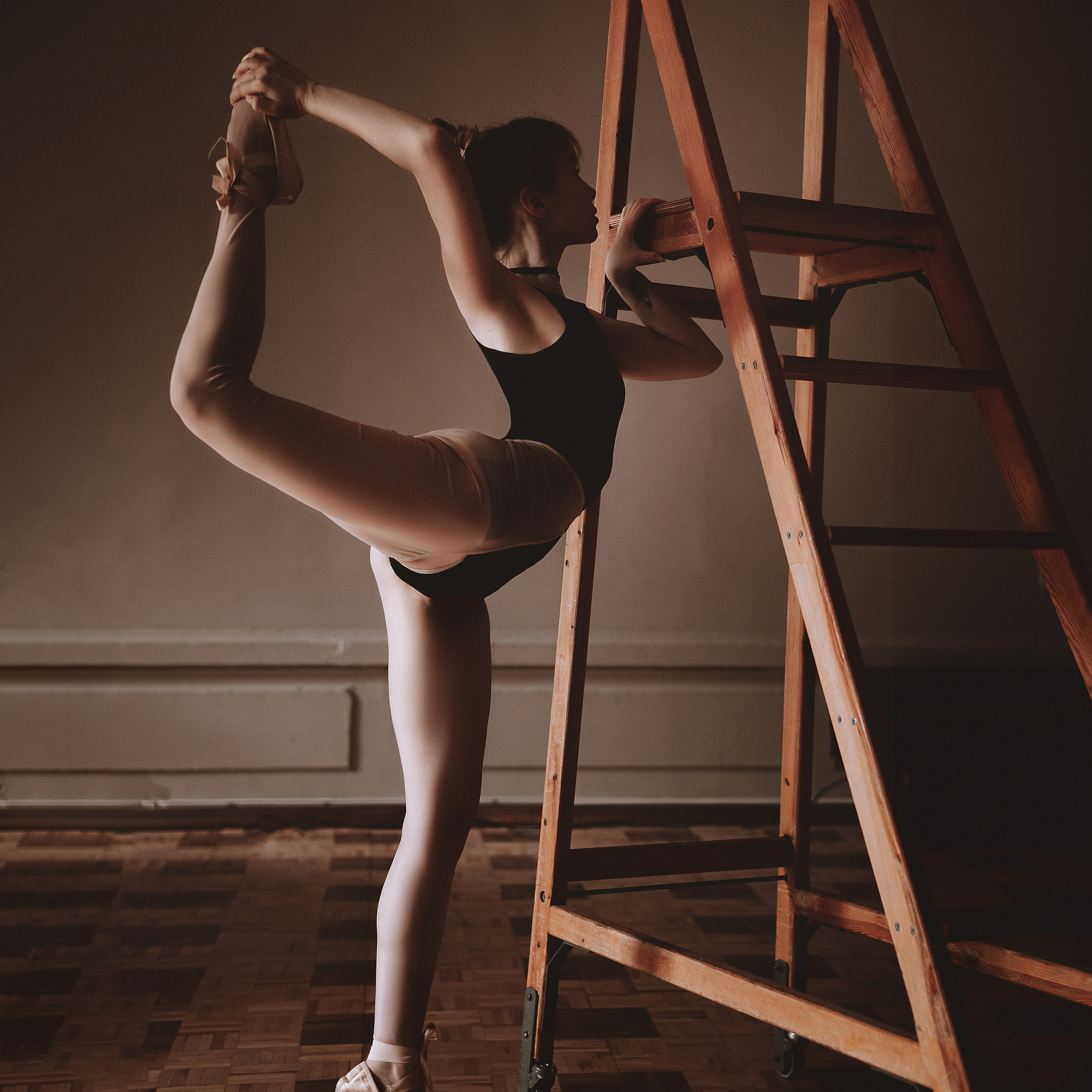 Женские портретные фотосессии в Москве от фотографа Анастасии Инвиш. Эротическая фотосессия в стилю ню в Москве — заказать ню фотосессию от 19 800 руб!