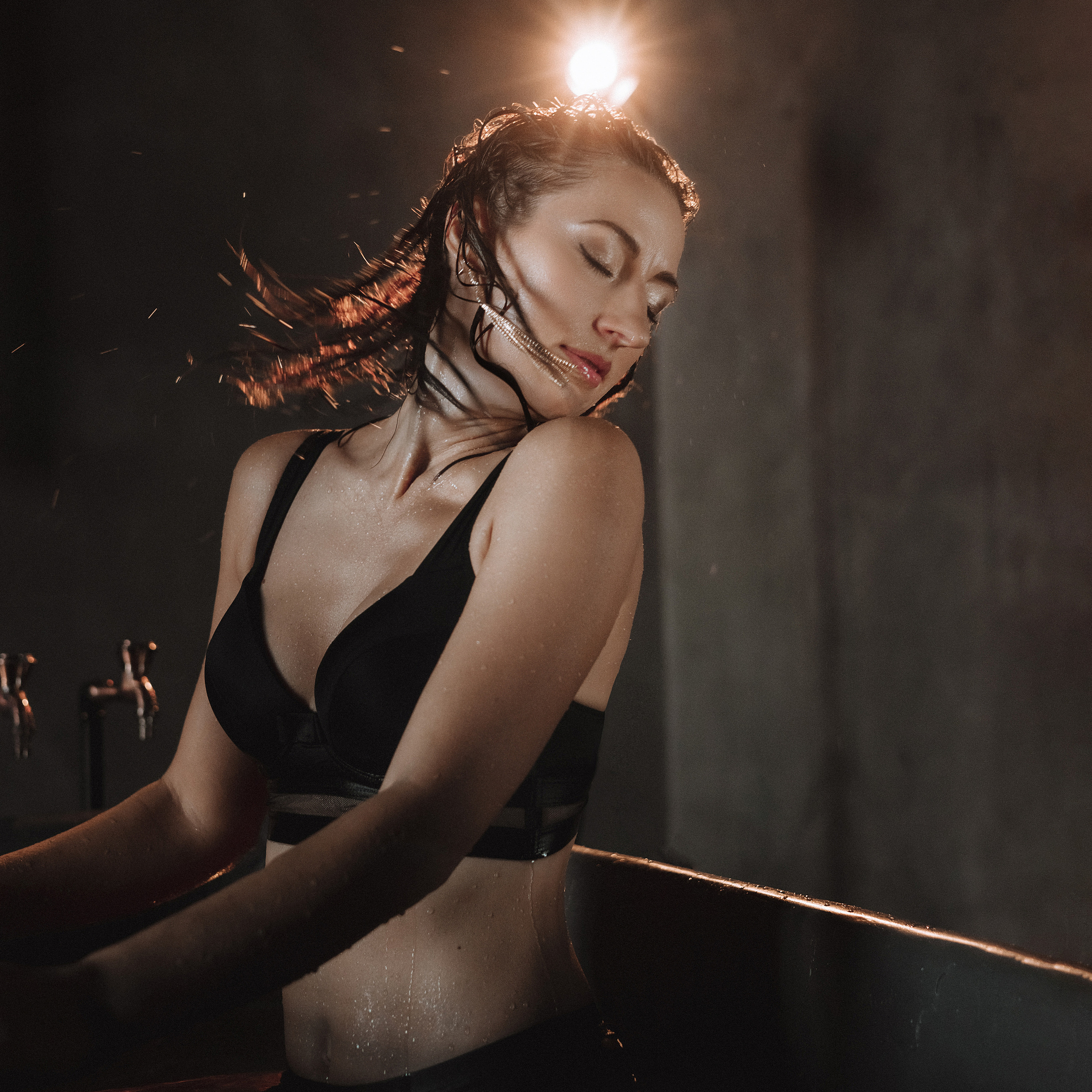 Женские портретные фотосессии в Москве от фотографа Анастасии Инвиш. Эротическая фотосессия в стилю ню в Москве — заказать ню фотосессию от 19 800 руб!