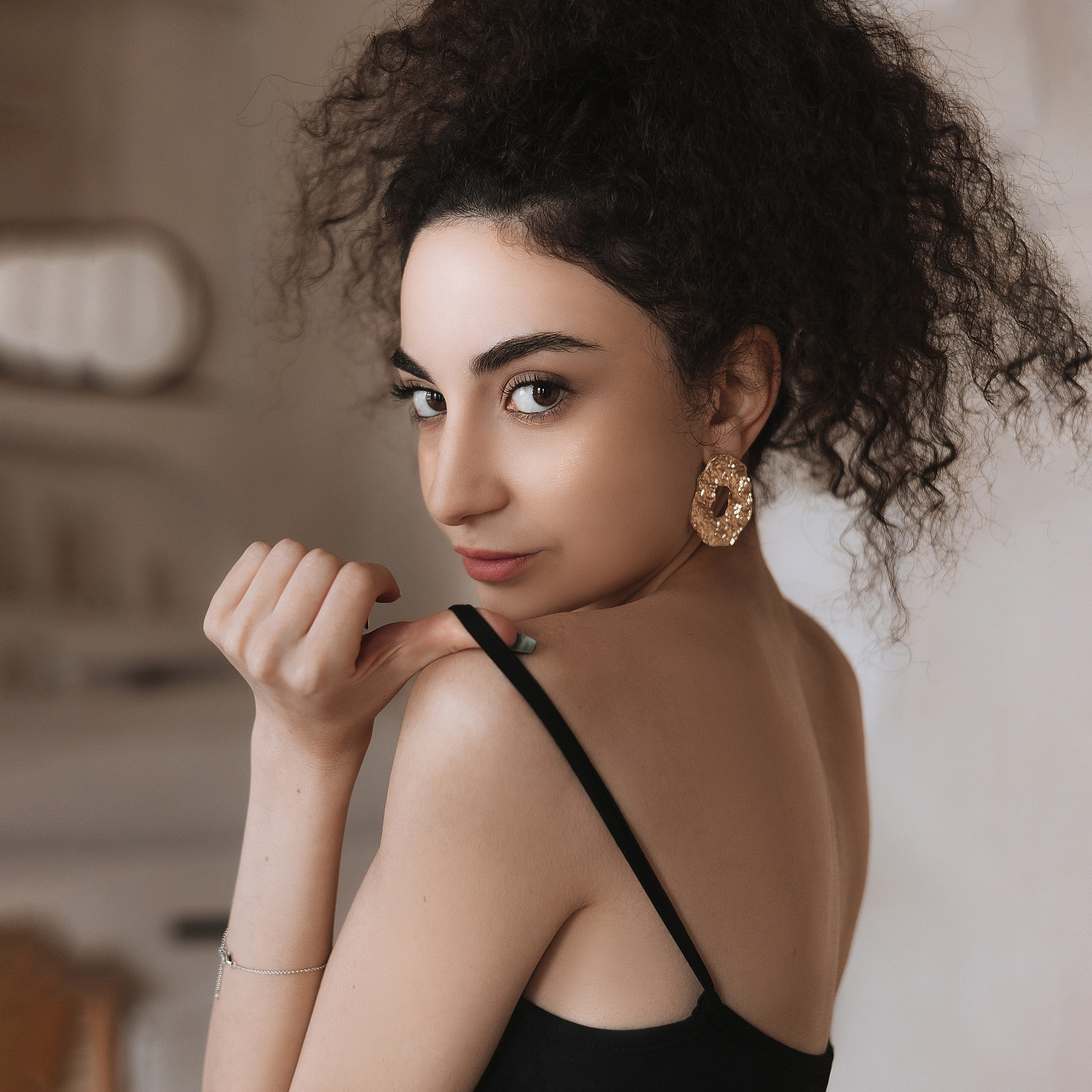 Женские портретные фотосессии в Москве от фотографа Анастасии Инвиш. Эротическая фотосессия в стилю ню в Москве — заказать ню фотосессию от 19 800 руб!