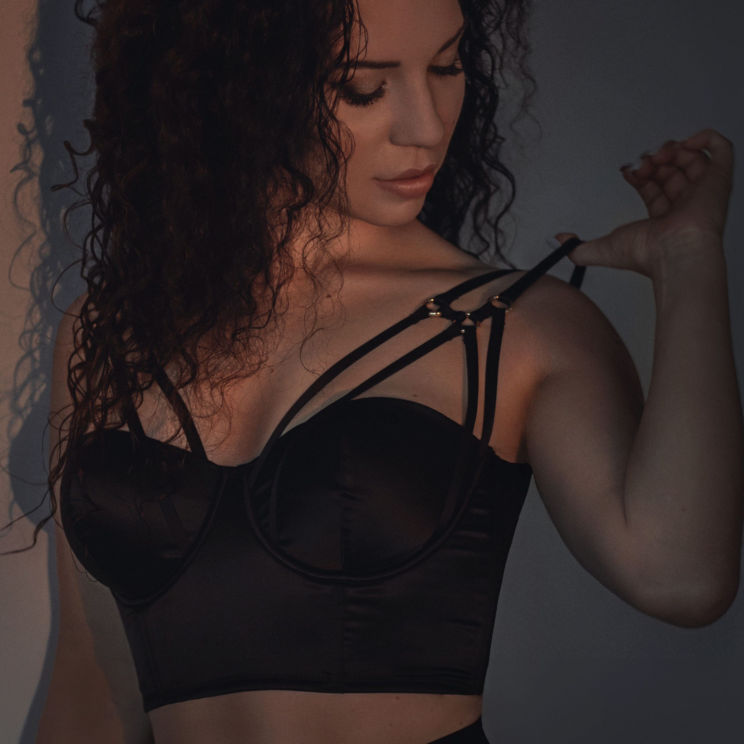 Женские портретные фотосессии в Москве от фотографа Анастасии Инвиш. Эротическая фотосессия в стилю ню в Москве — заказать ню фотосессию от 19 800 руб!