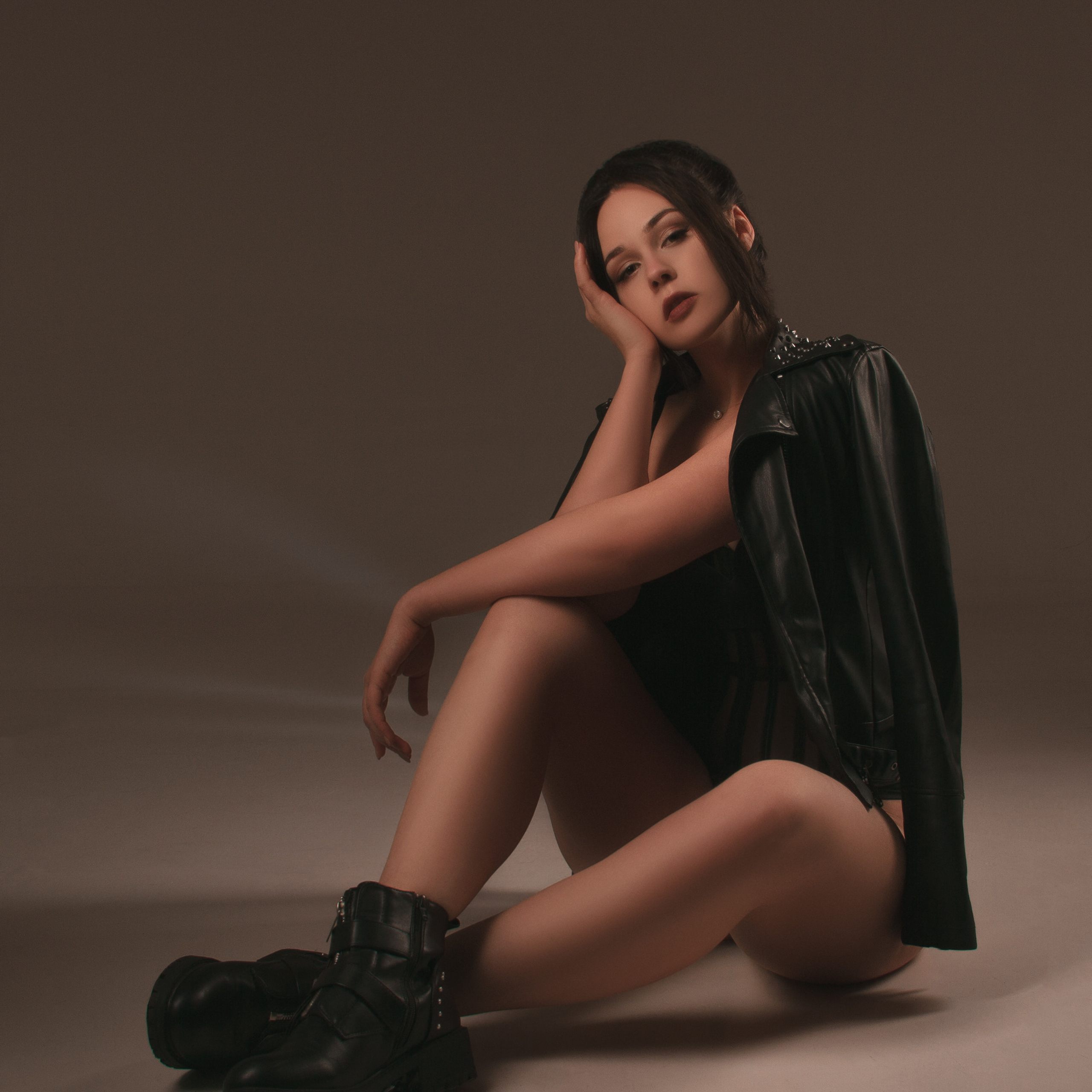 Женские портретные фотосессии в Москве от фотографа Анастасии Инвиш. Эротическая фотосессия в стилю ню в Москве — заказать ню фотосессию от 19 800 руб!