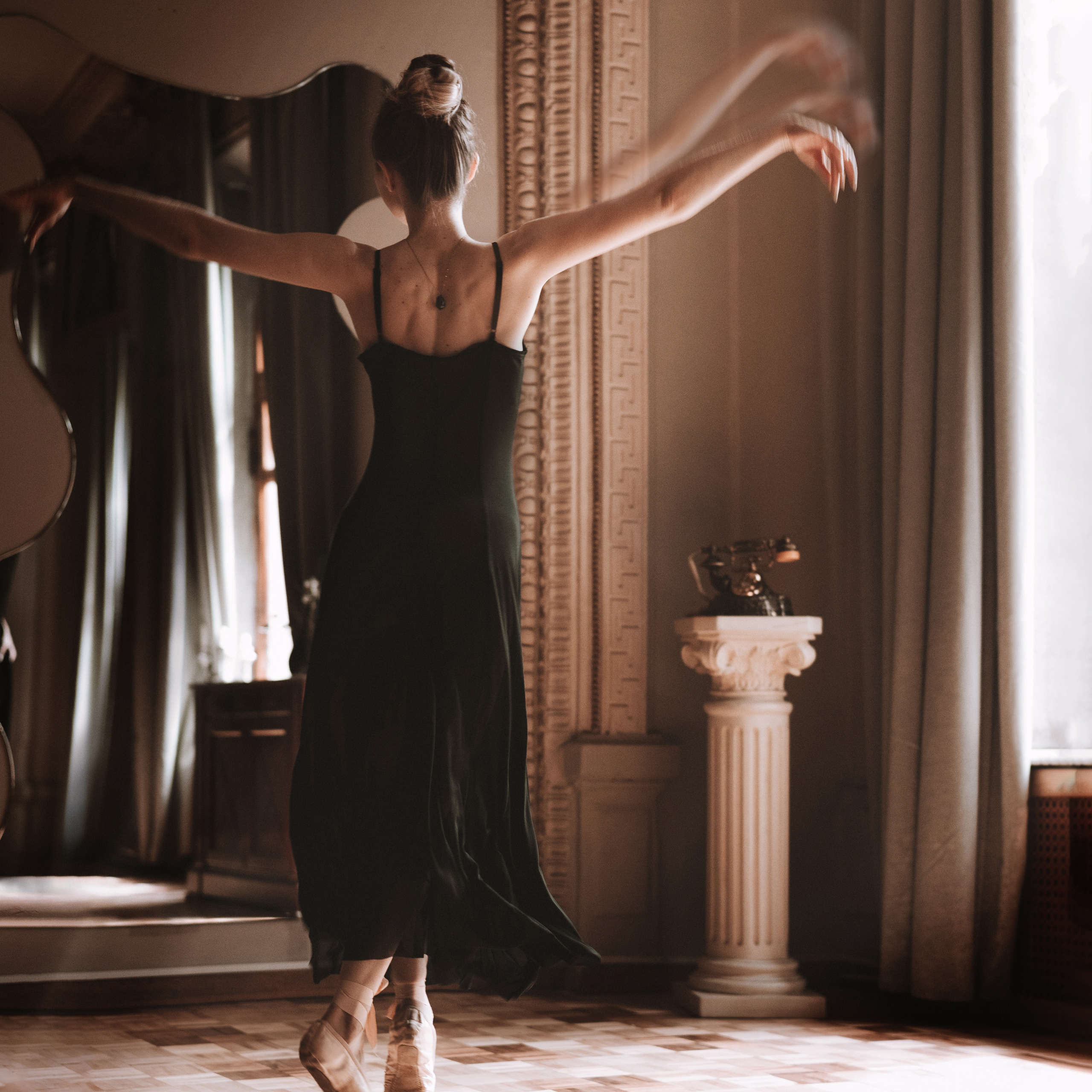 Женские портретные фотосессии в Москве от фотографа Анастасии Инвиш. Эротическая фотосессия в стилю ню в Москве — заказать ню фотосессию от 19 800 руб!