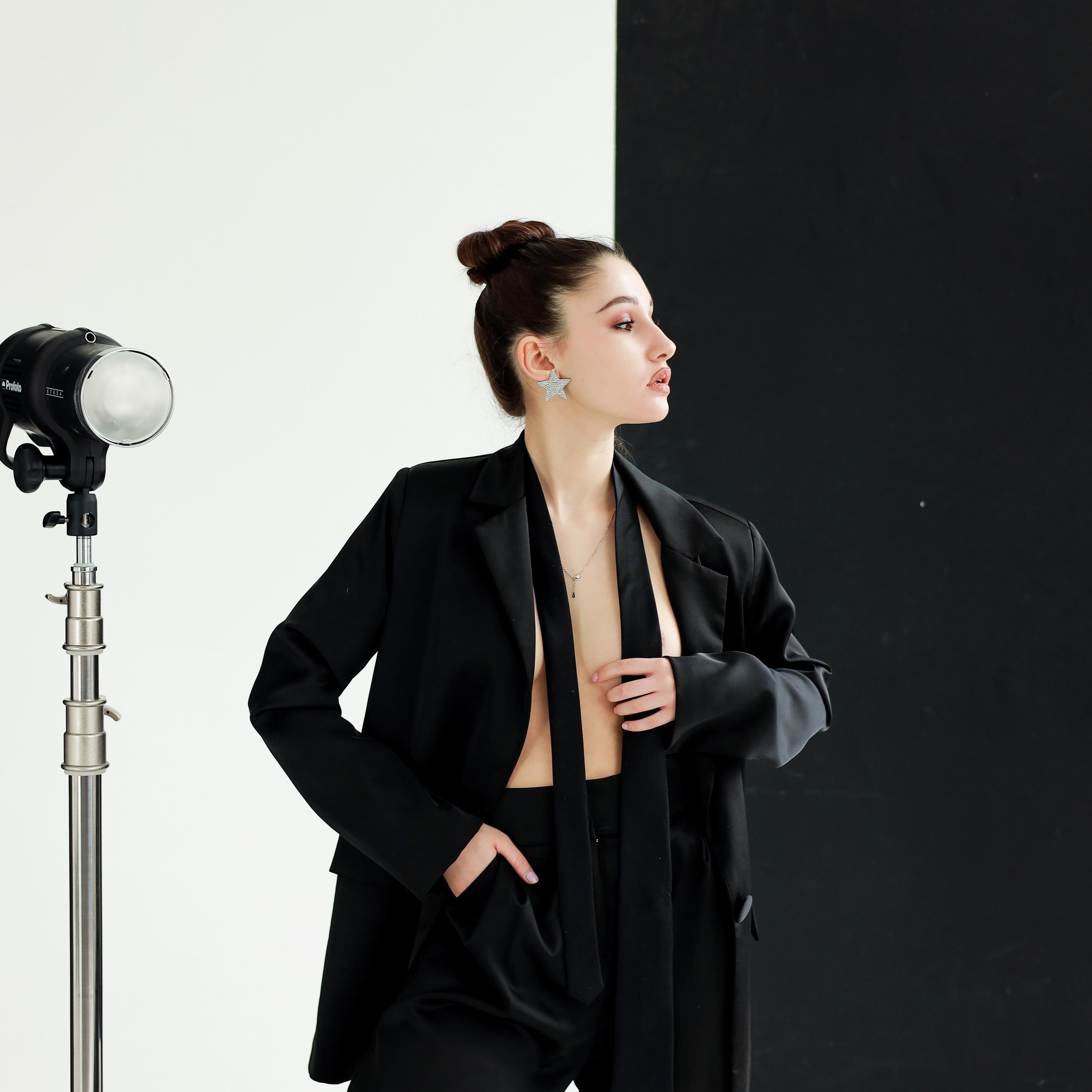 Женские портретные фотосессии в Москве от фотографа Анастасии Инвиш. Эротическая фотосессия в стилю ню в Москве — заказать ню фотосессию от 19 800 руб!