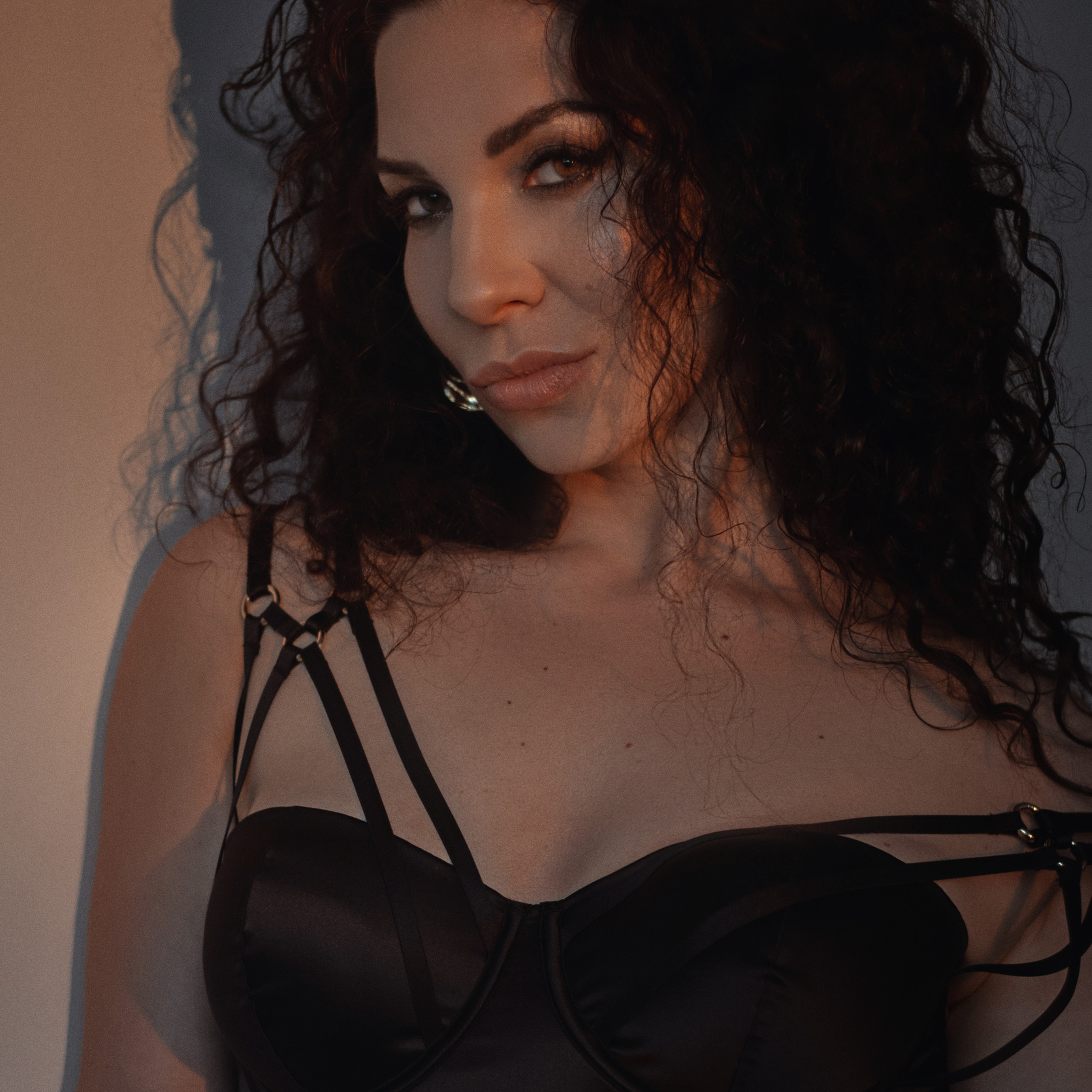 Женские портретные фотосессии в Москве от фотографа Анастасии Инвиш. Эротическая фотосессия в стилю ню в Москве — заказать ню фотосессию от 19 800 руб!