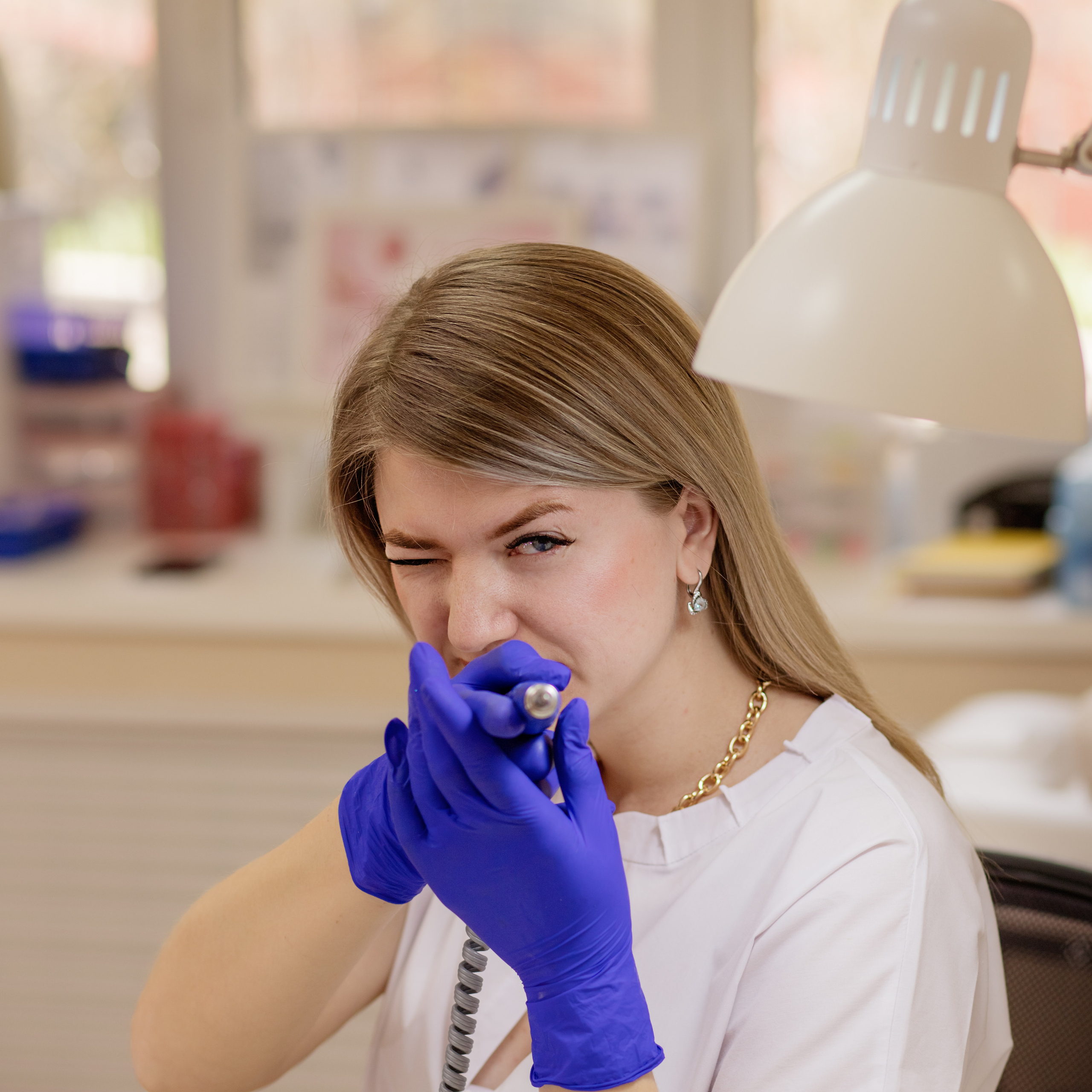 мастер маникюра