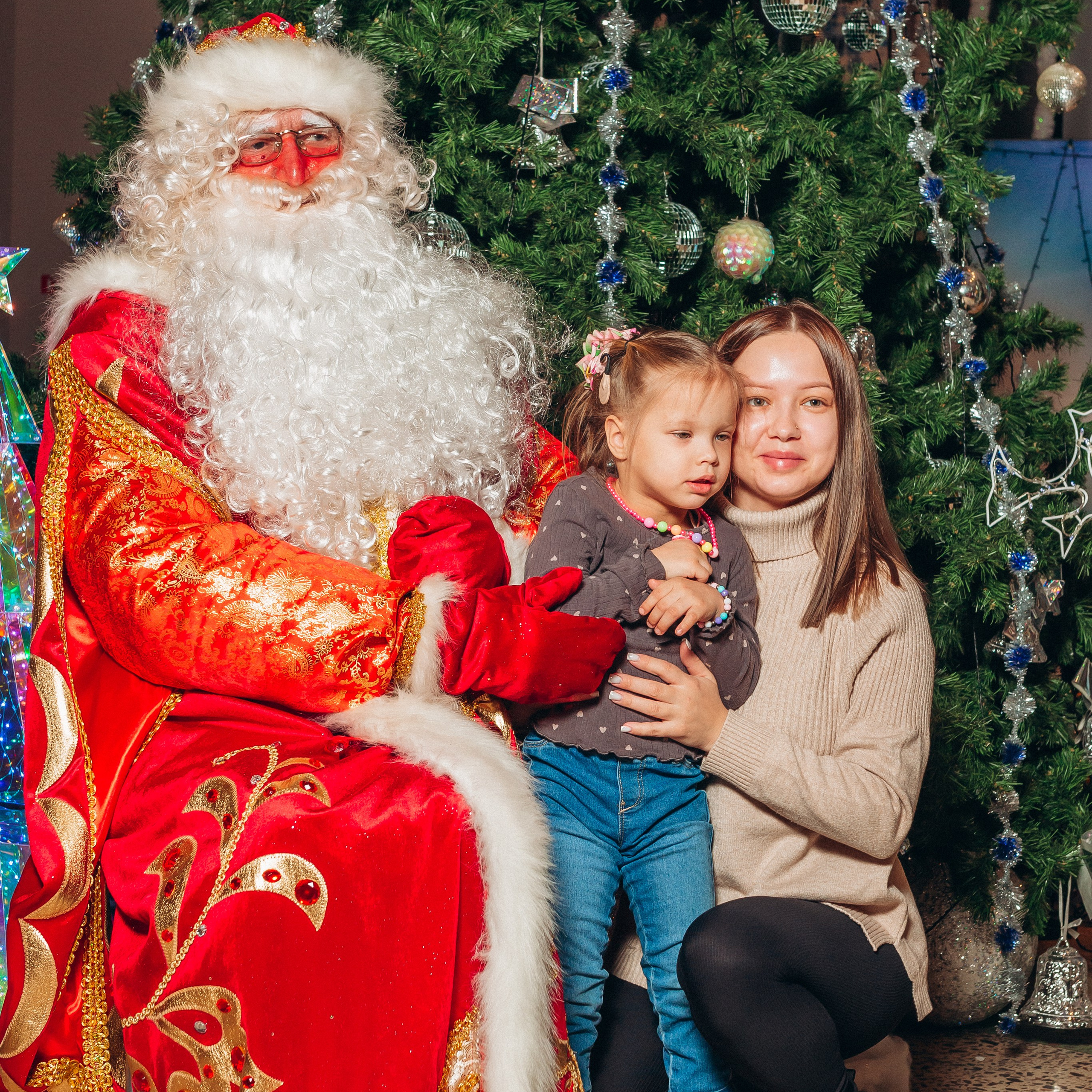 Новогодние чудеса с БЕТСИТИ: Подарки, улыбки и волшебство!
