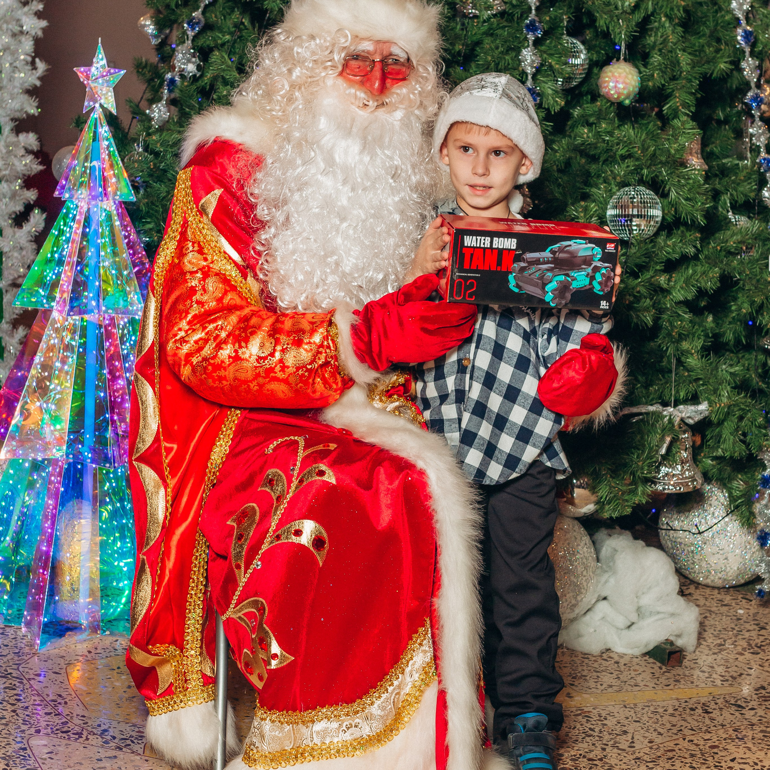 Новогодние чудеса с БЕТСИТИ: Подарки, улыбки и волшебство!