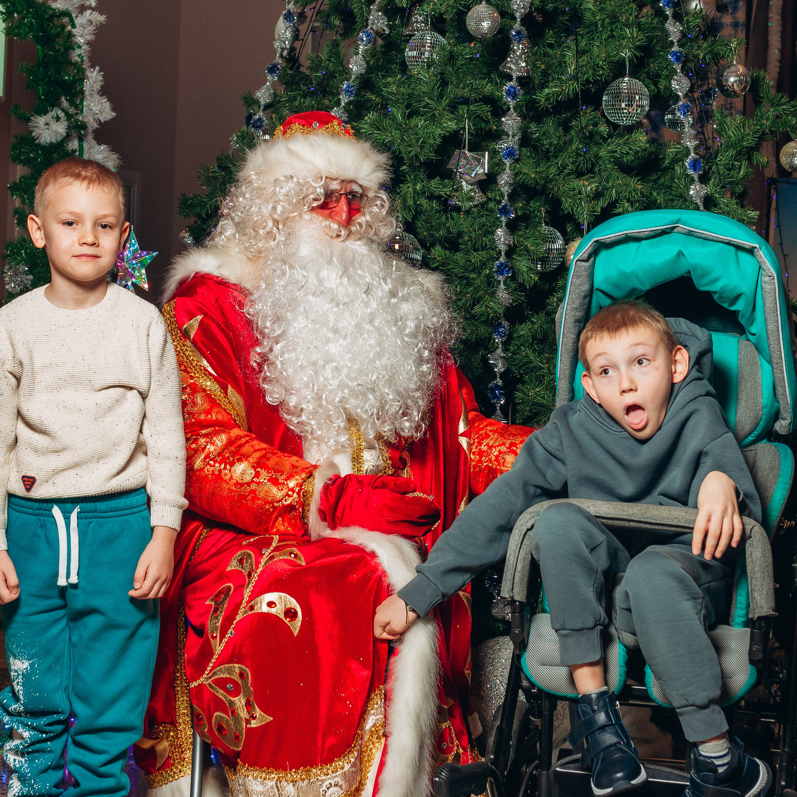 Новогодние чудеса с БЕТСИТИ: Подарки, улыбки и волшебство!