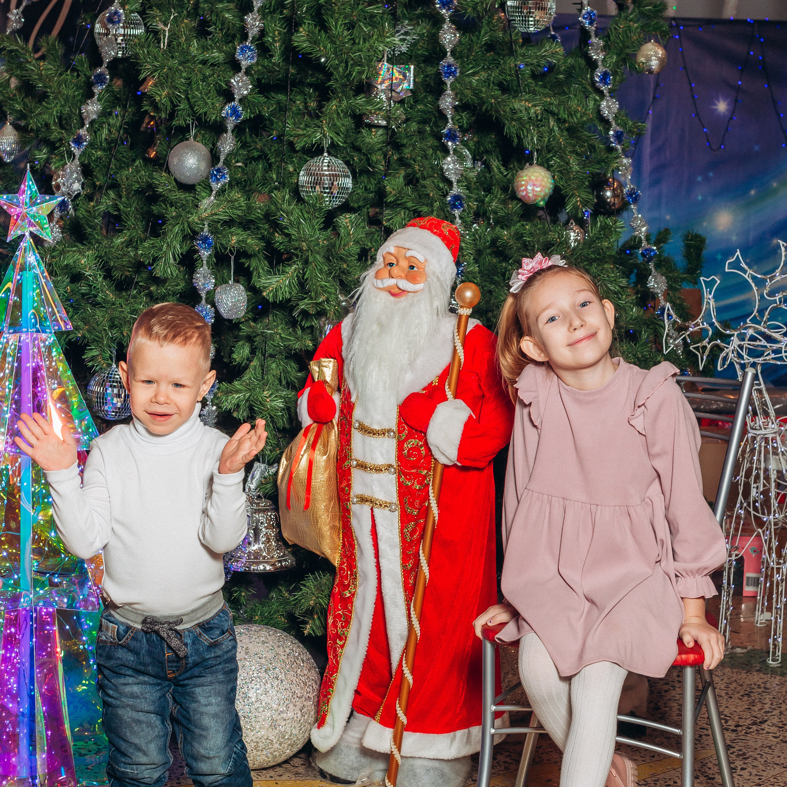 Новогодние чудеса с БЕТСИТИ: Подарки, улыбки и волшебство!