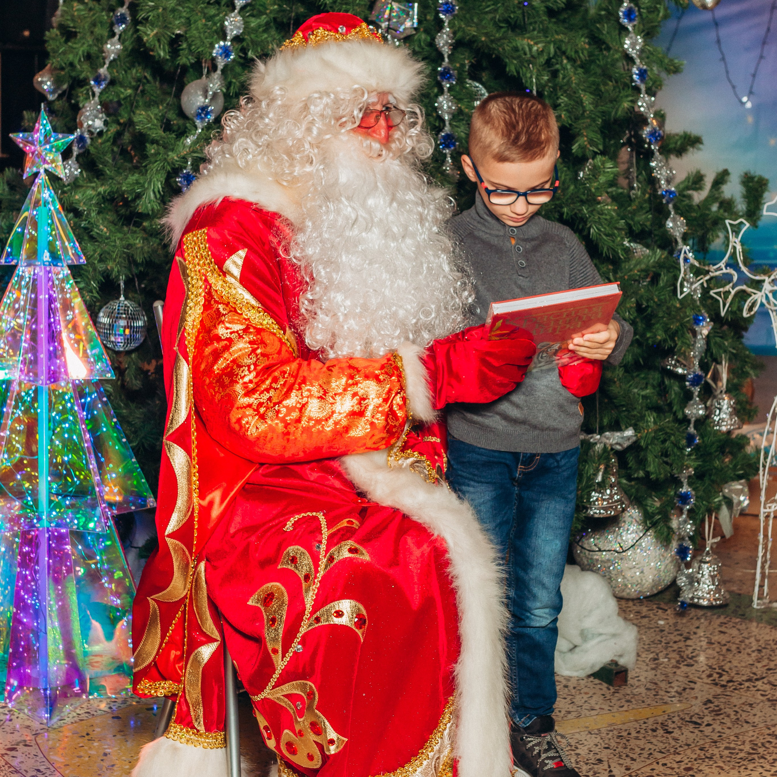 Новогодние чудеса с БЕТСИТИ: Подарки, улыбки и волшебство!