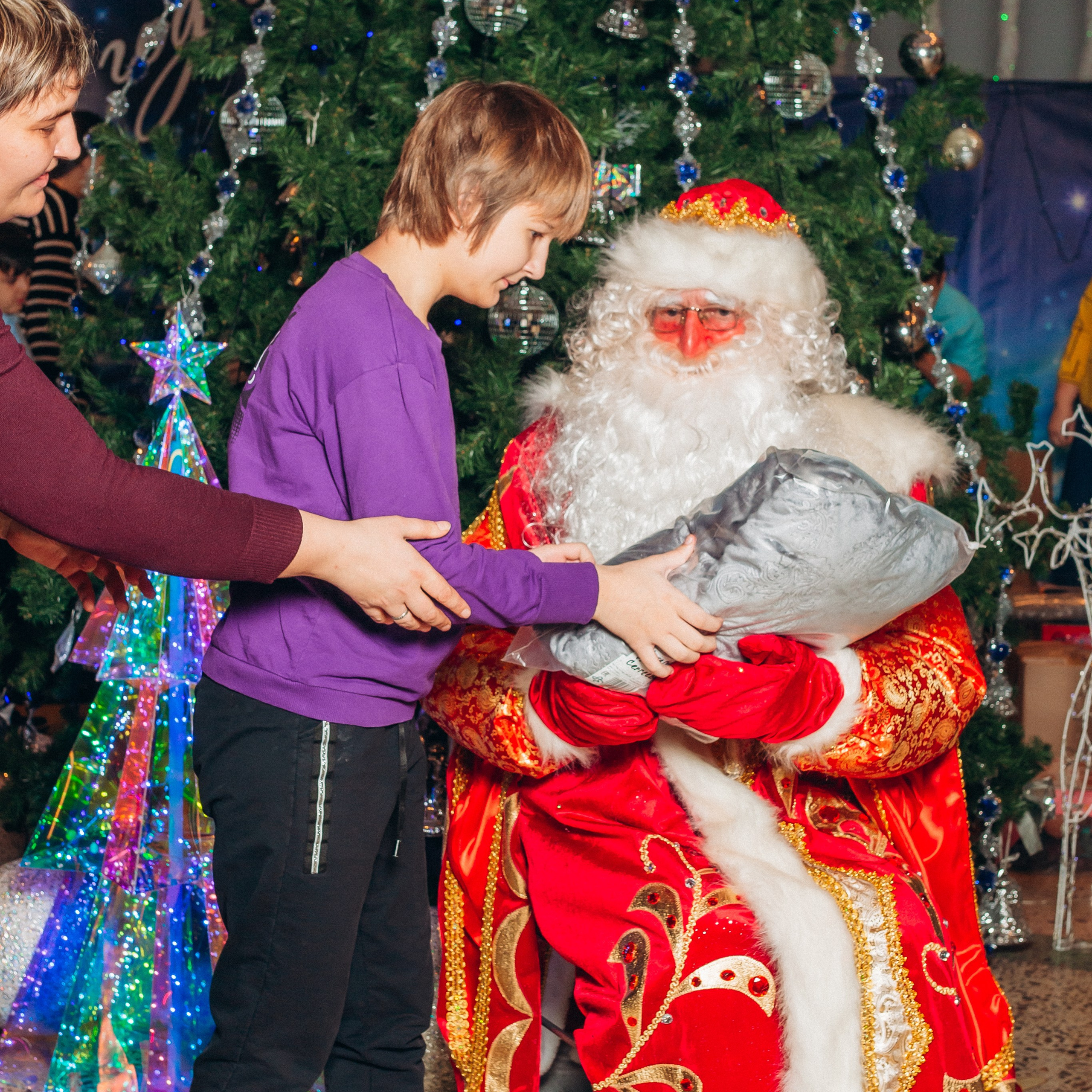 Новогодние чудеса с БЕТСИТИ: Подарки, улыбки и волшебство!